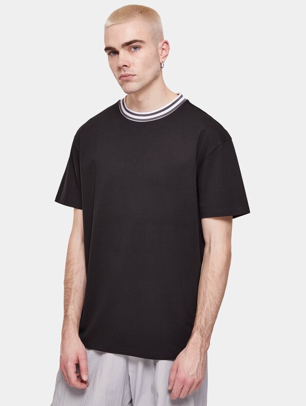 Urban Classics Kicker  T-Shirt-0