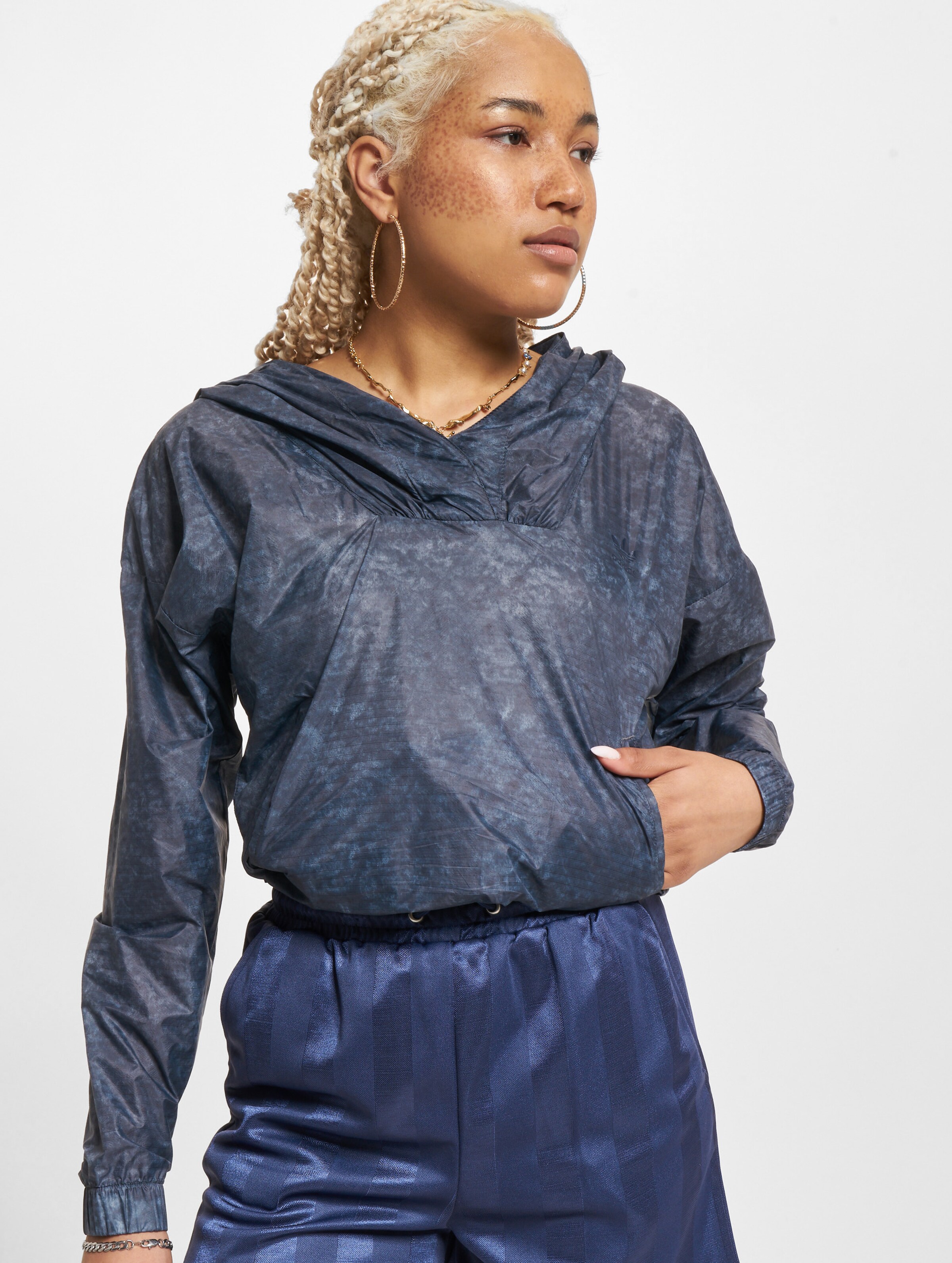 adidas Originals Base Windbreaker Frauen,Unisex op kleur blauw, Maat 32