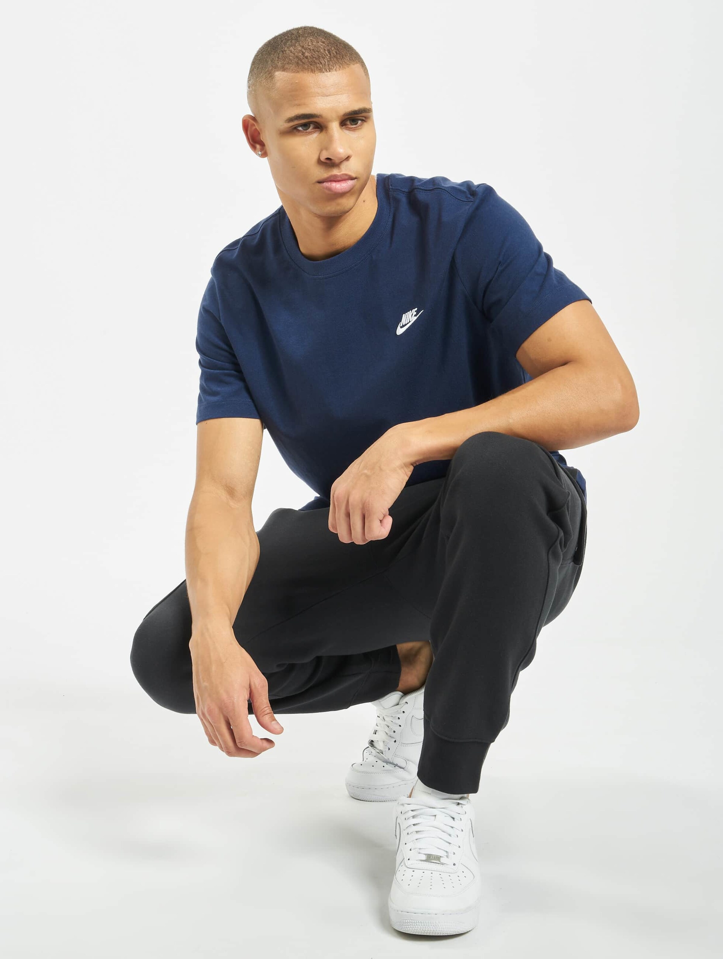 Nike club discount t shirt navy