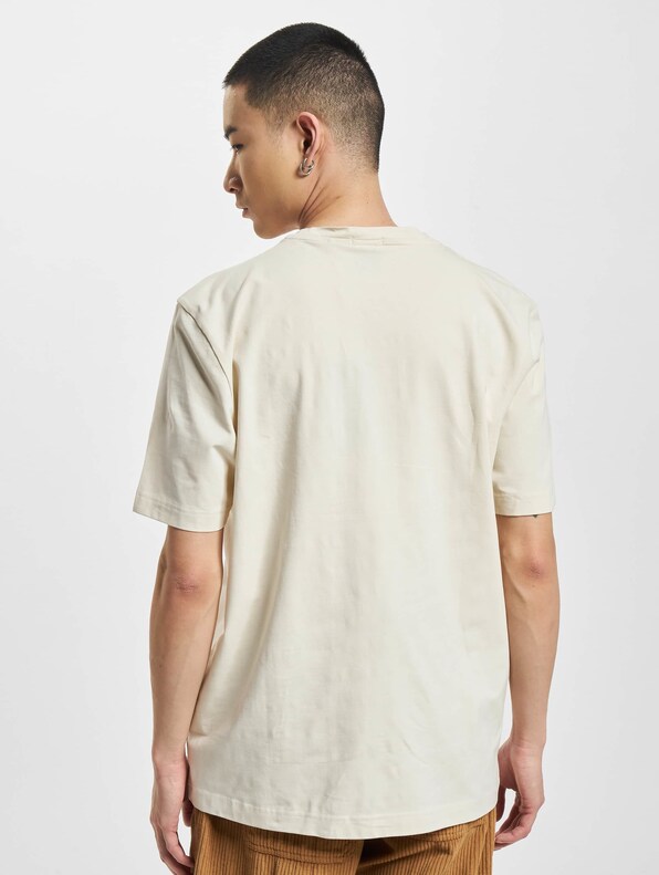 TChup Relaxed Fit Logo-1