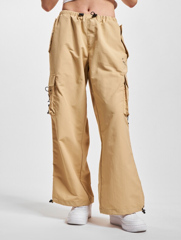 Small Signature Wide Parachute-2