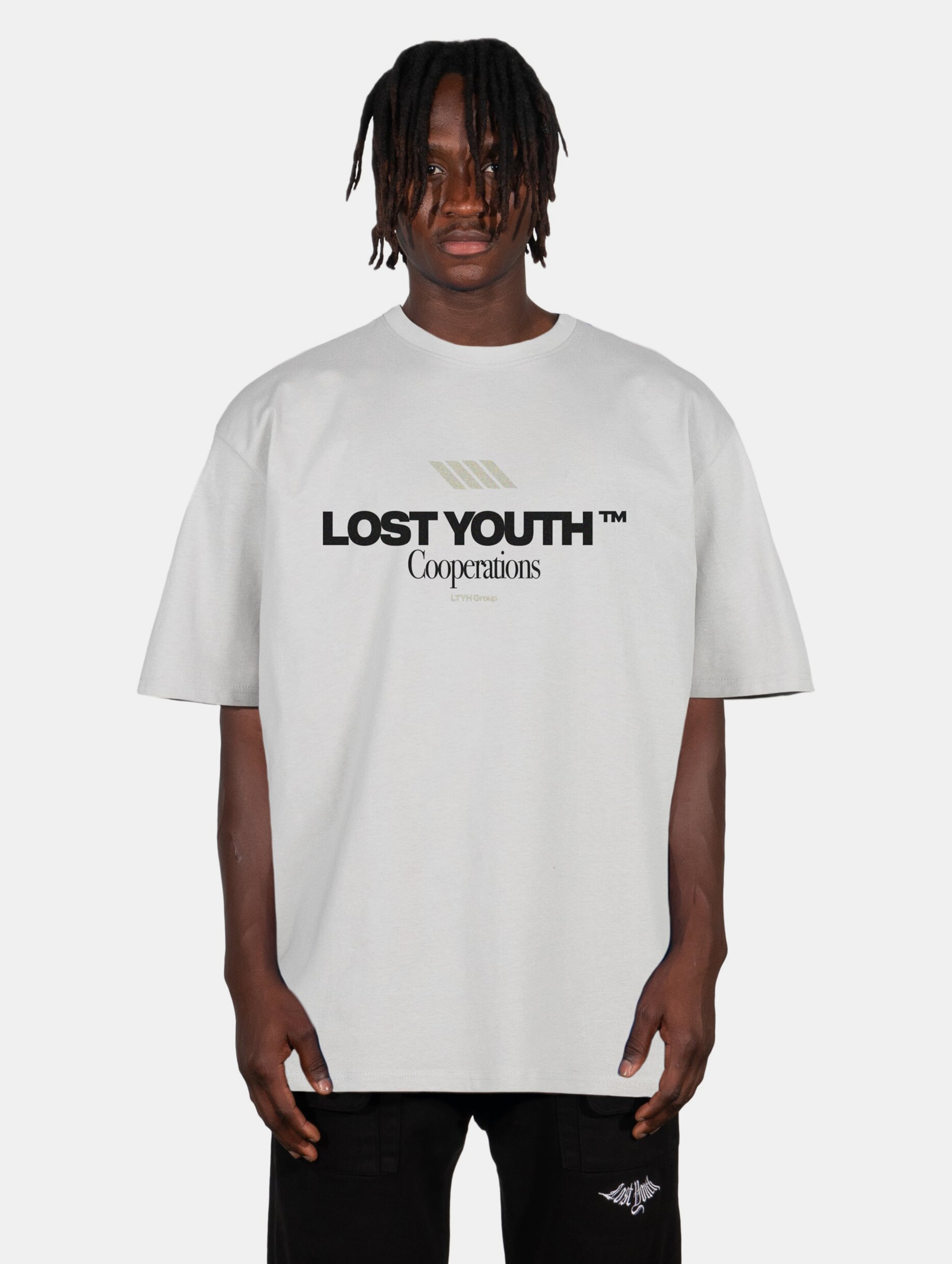 Lost Youth LY TEE- COOPERATIONS Männer,Unisex op kleur grijs, Maat XL