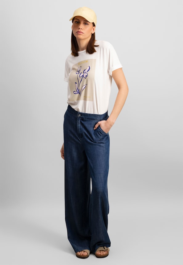 T-SHIRT CHESTPRINT FLOWER-1