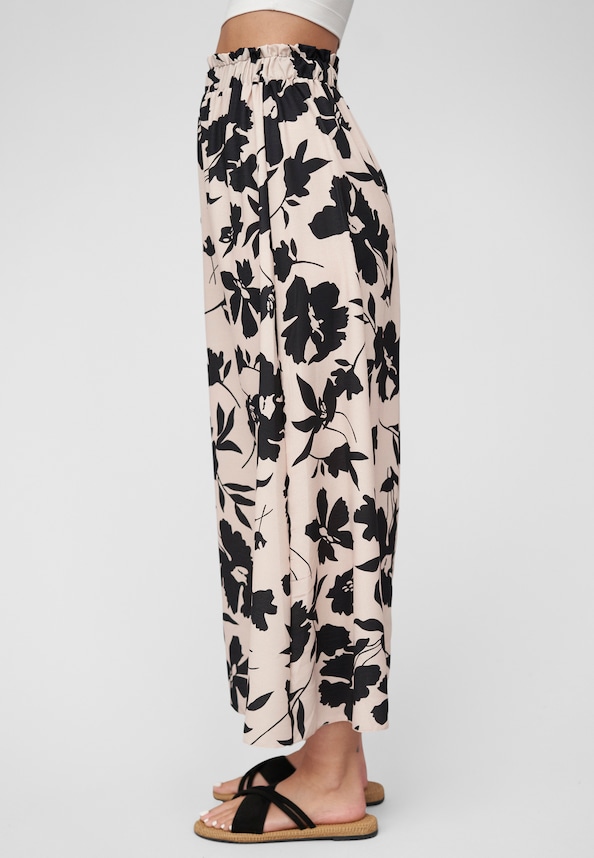 Maxi Skirt with side slit and floral print-2