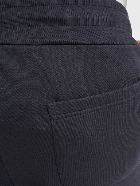 Jogger-3