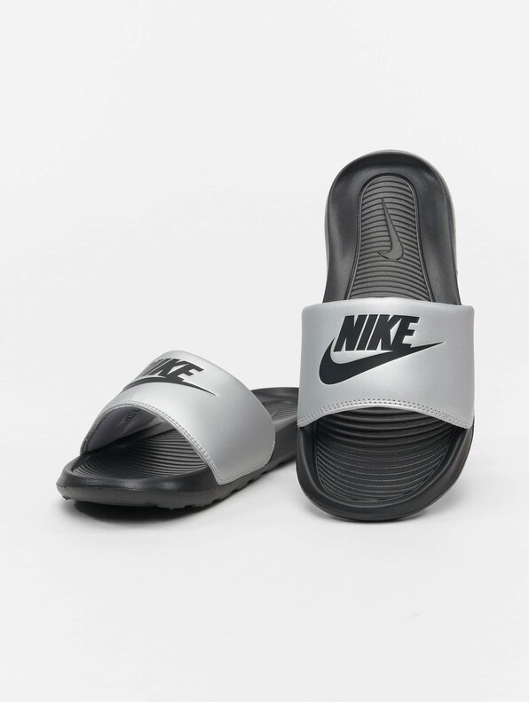 Nike Victori One Sandals Black/Black/Metallic-0