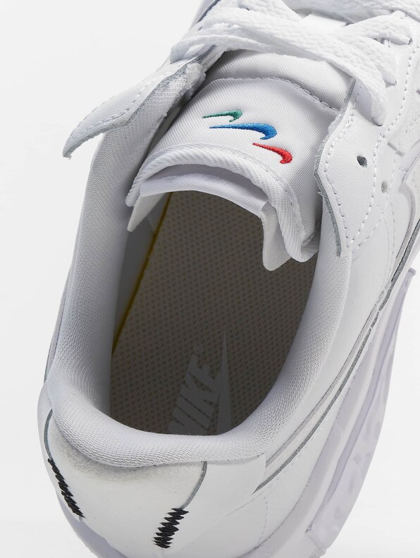 Air Force 1 Low Fontanka Triple Swoosh-9