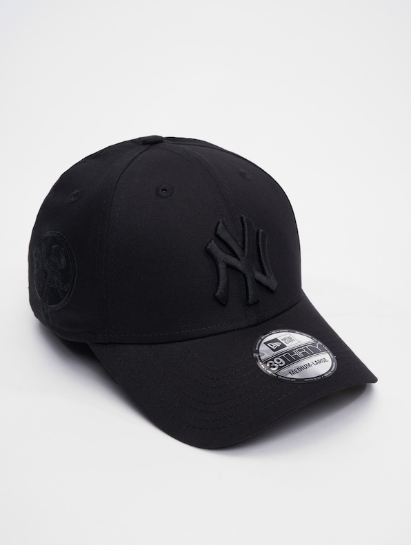 New Era Monochrome 39Thirty New York Yankees Snapback Caps-1