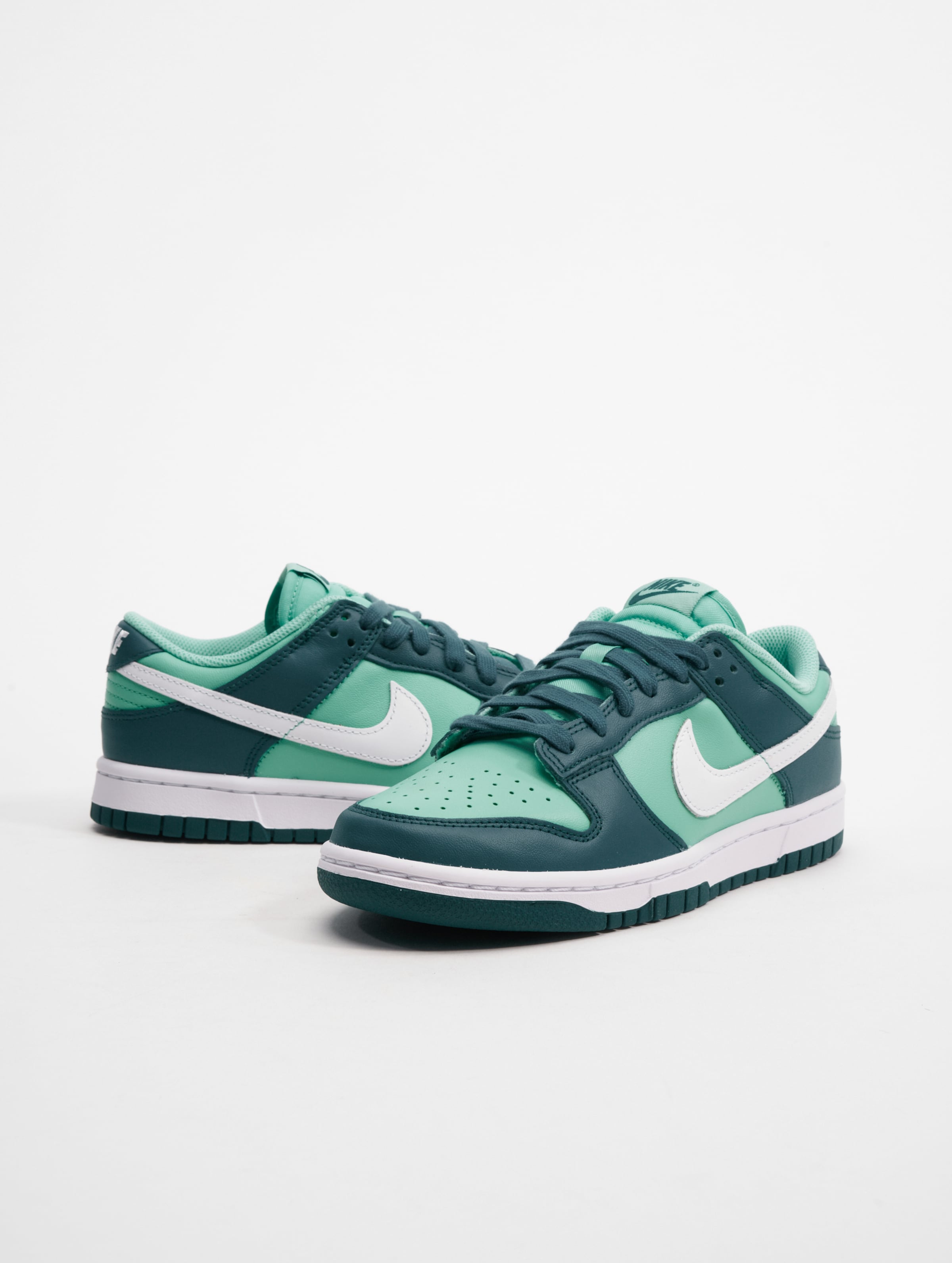 Nike Dunk Low Sneakers Vrouwen op kleur groen, Maat 36.5