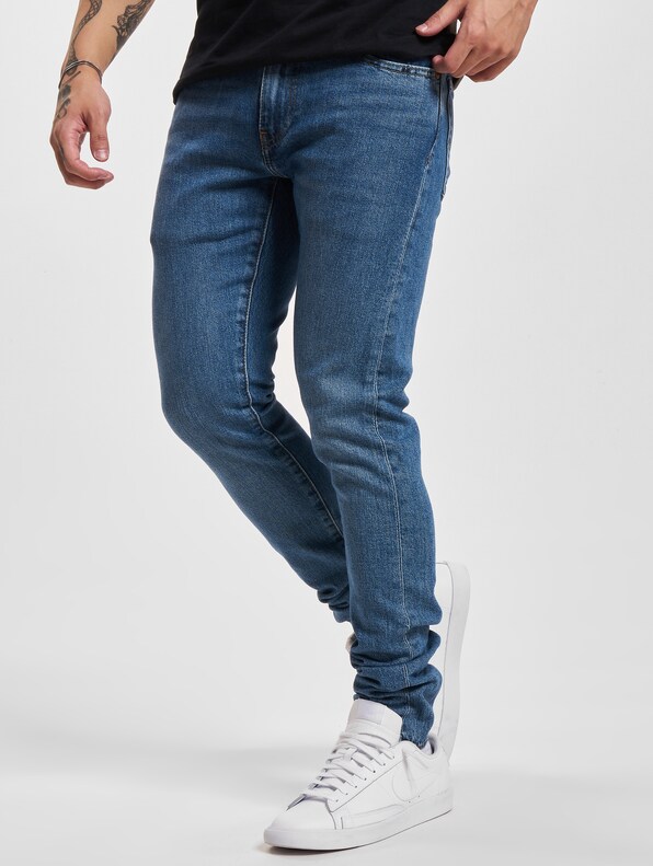 Levis Taper Jeans-0