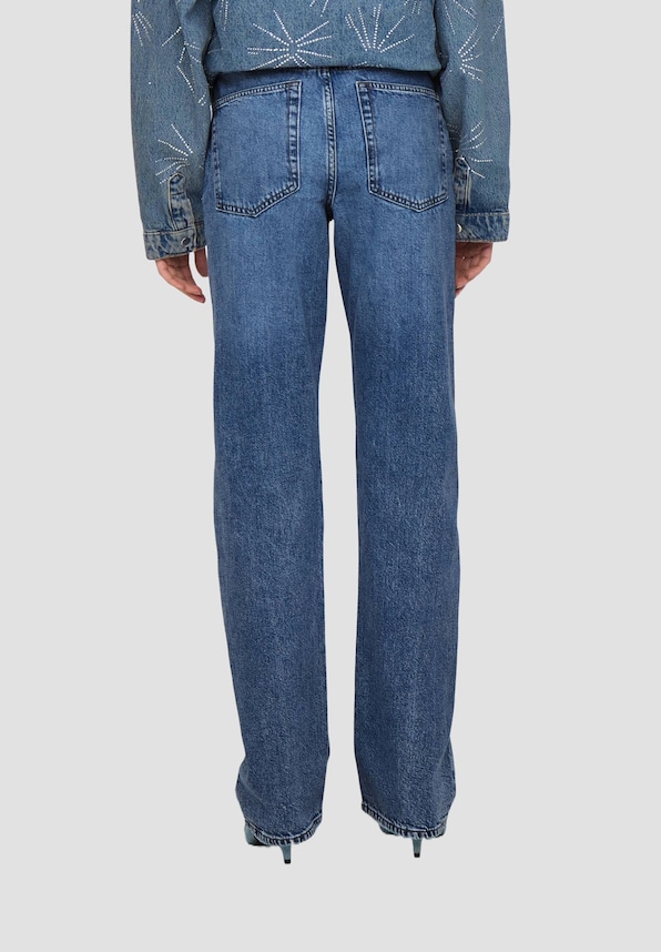 Billie Straight Tai741-1