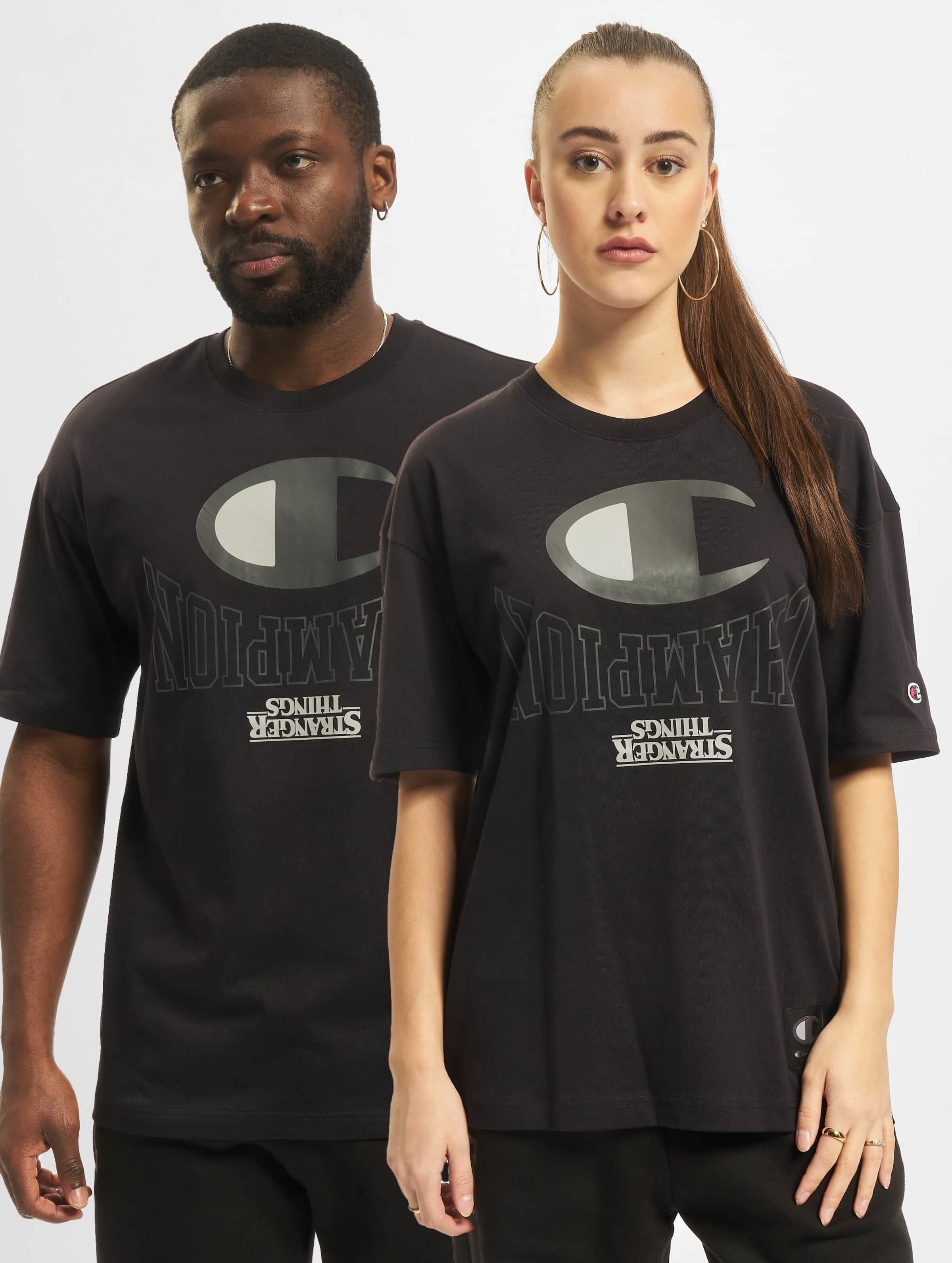 Champion Stranger Things T-Shirt Vrouwen op kleur zwart, Maat L
