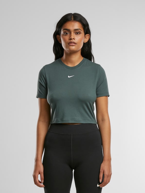 Nike Sportswear Essential T-Shirts-2