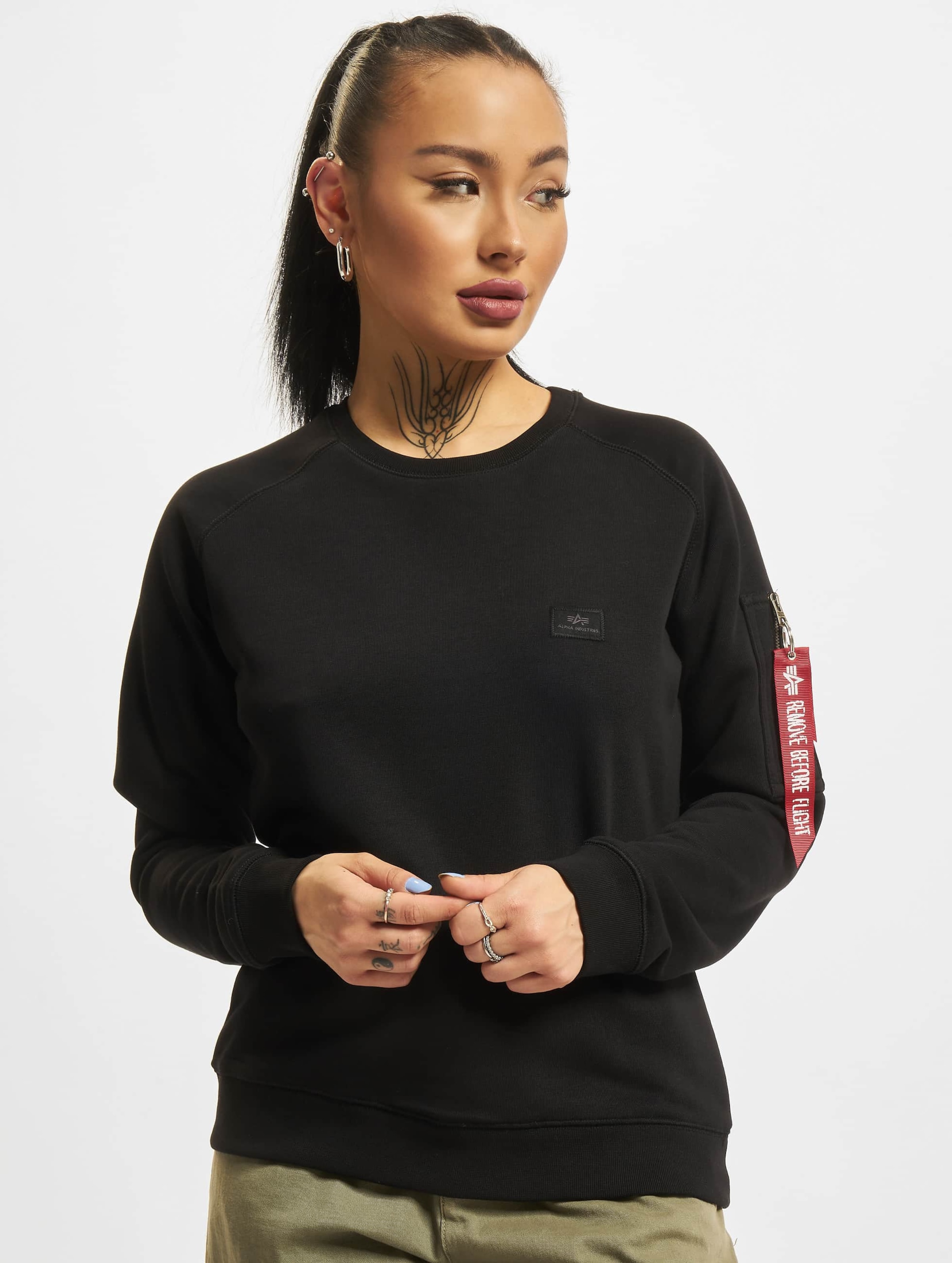 Alpha industries x hot sale fit sweatshirt black