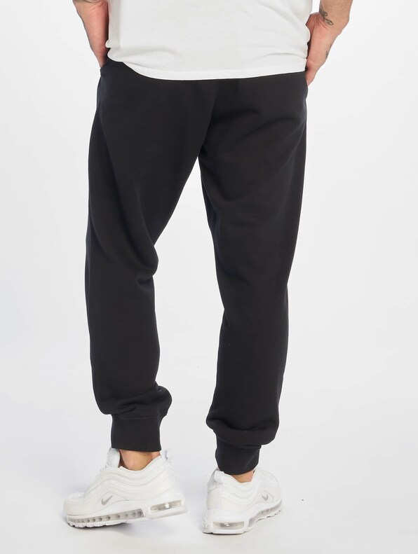 Nike Sportswear Club Jogginghosen-1