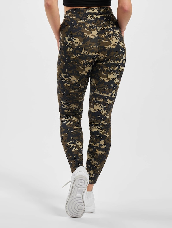 Ladies Camo Tech Mesh-1