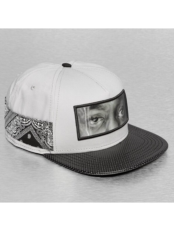 White Label Eyes On Me -3