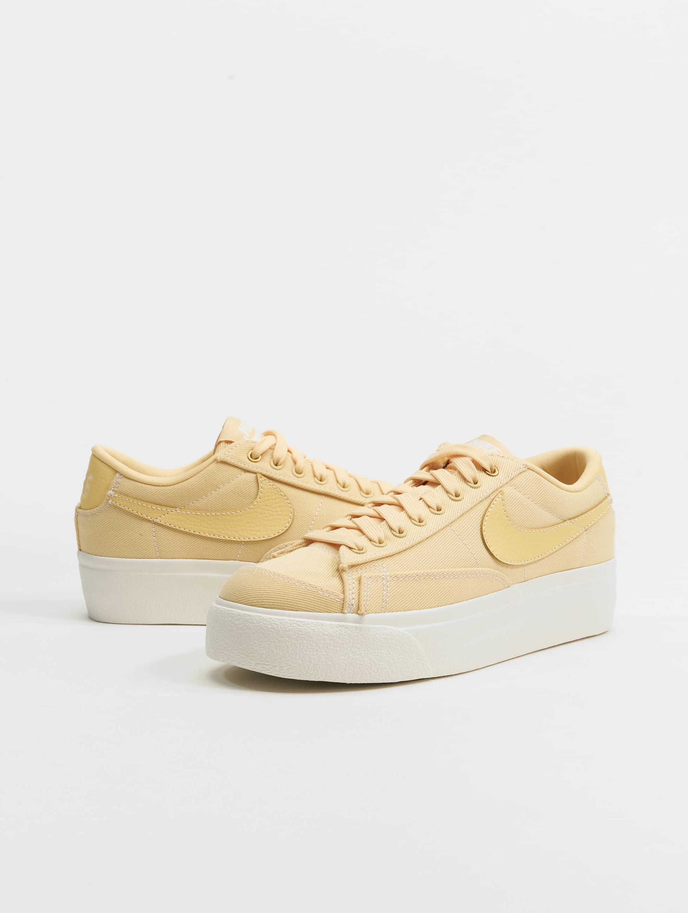 Nike Blazer Low Platform Cnvs DEFSHOP 66063