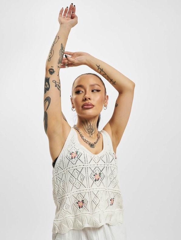Ariba Life Embroidered -0