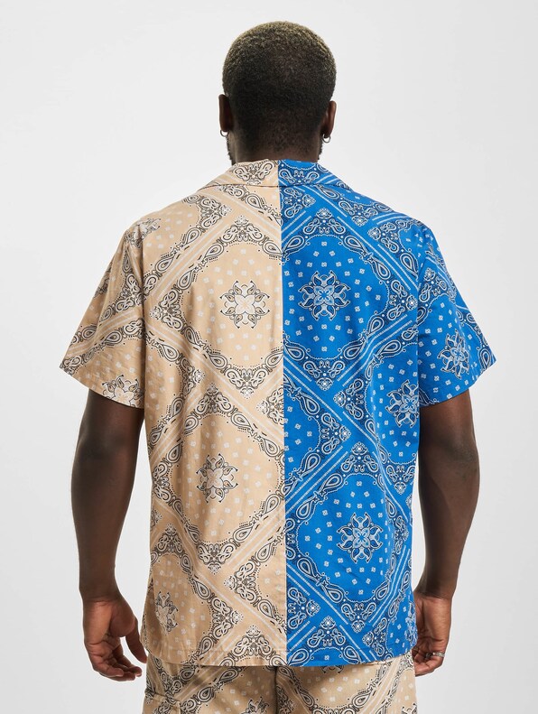 Chest Signature Paisley Block Resort -1