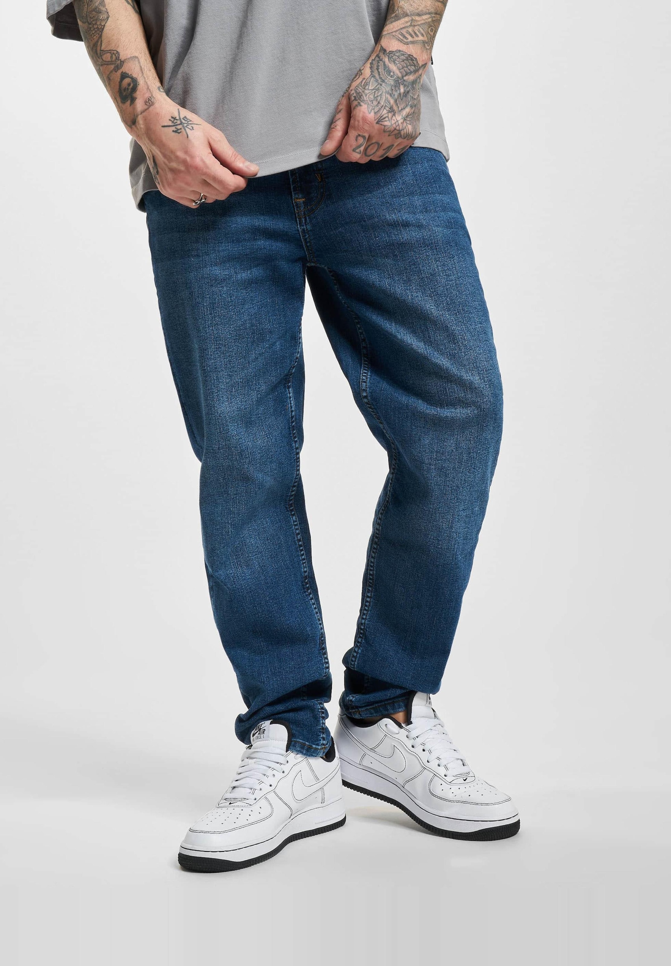 Denim Project Essentials Carrot Jeans