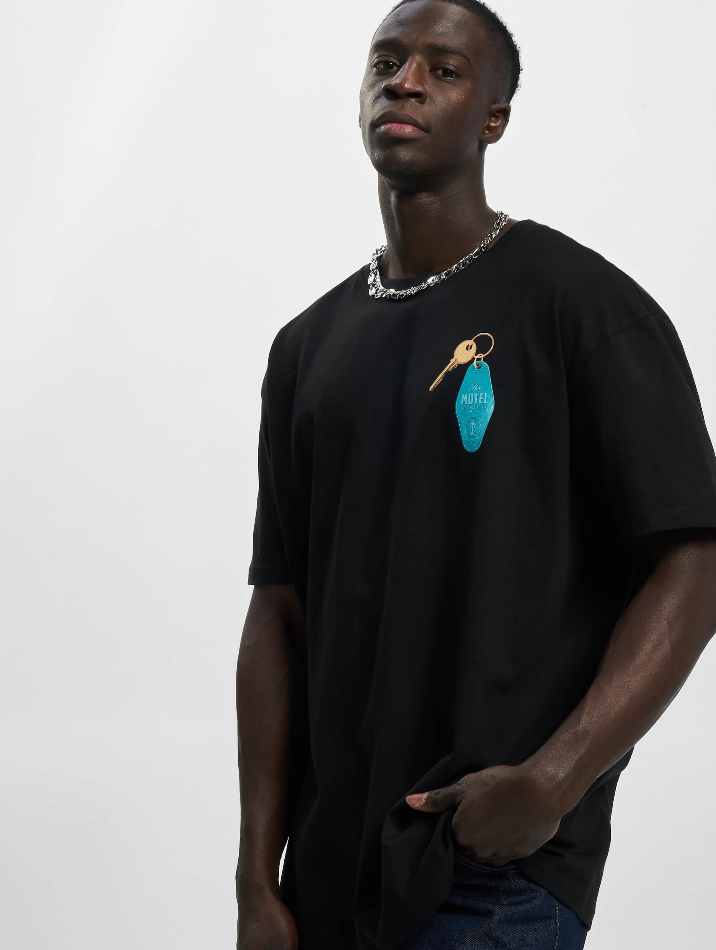 Mister Tee Upscale California Motel Oversize