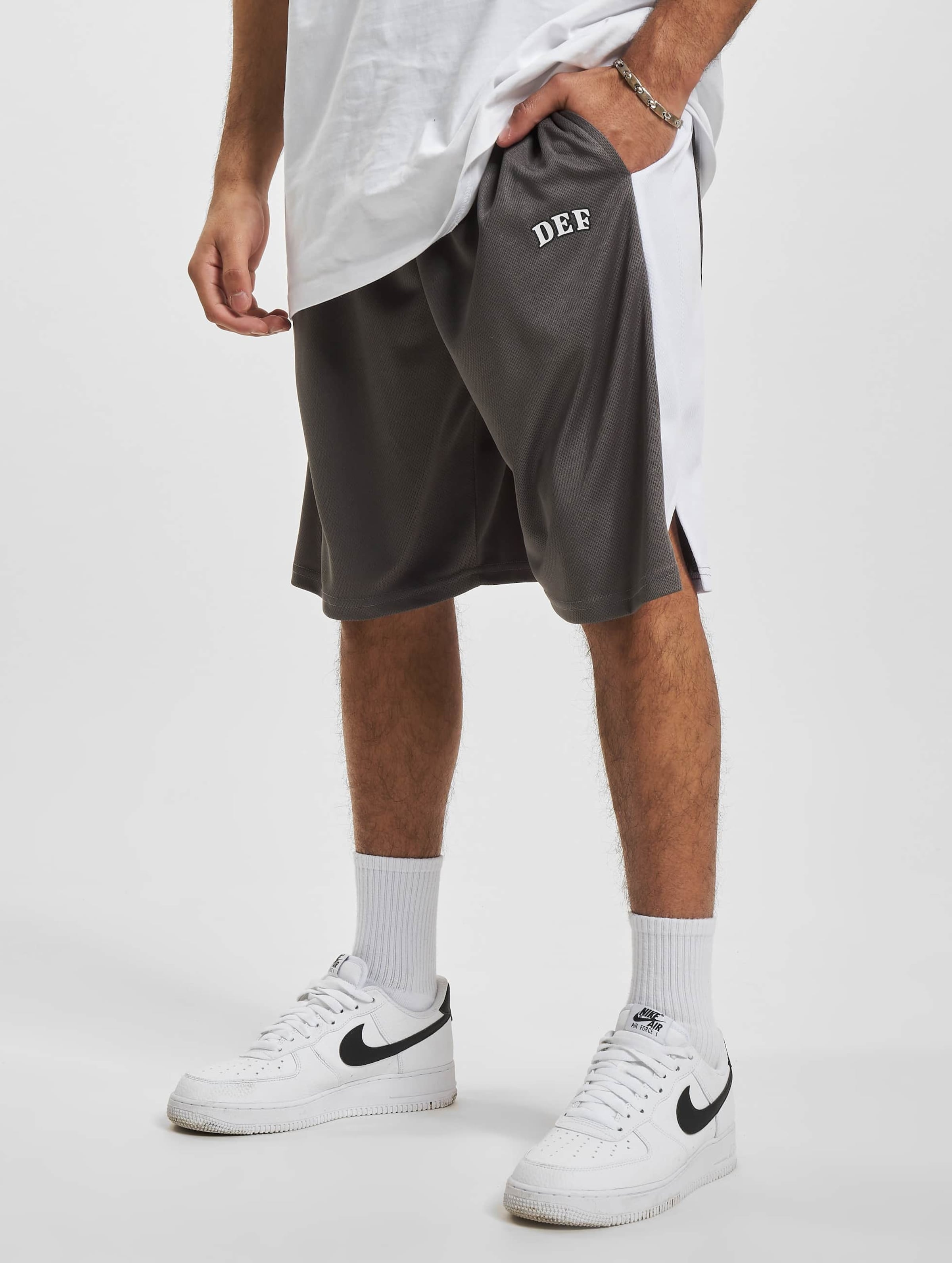 DEF STRIPES Short