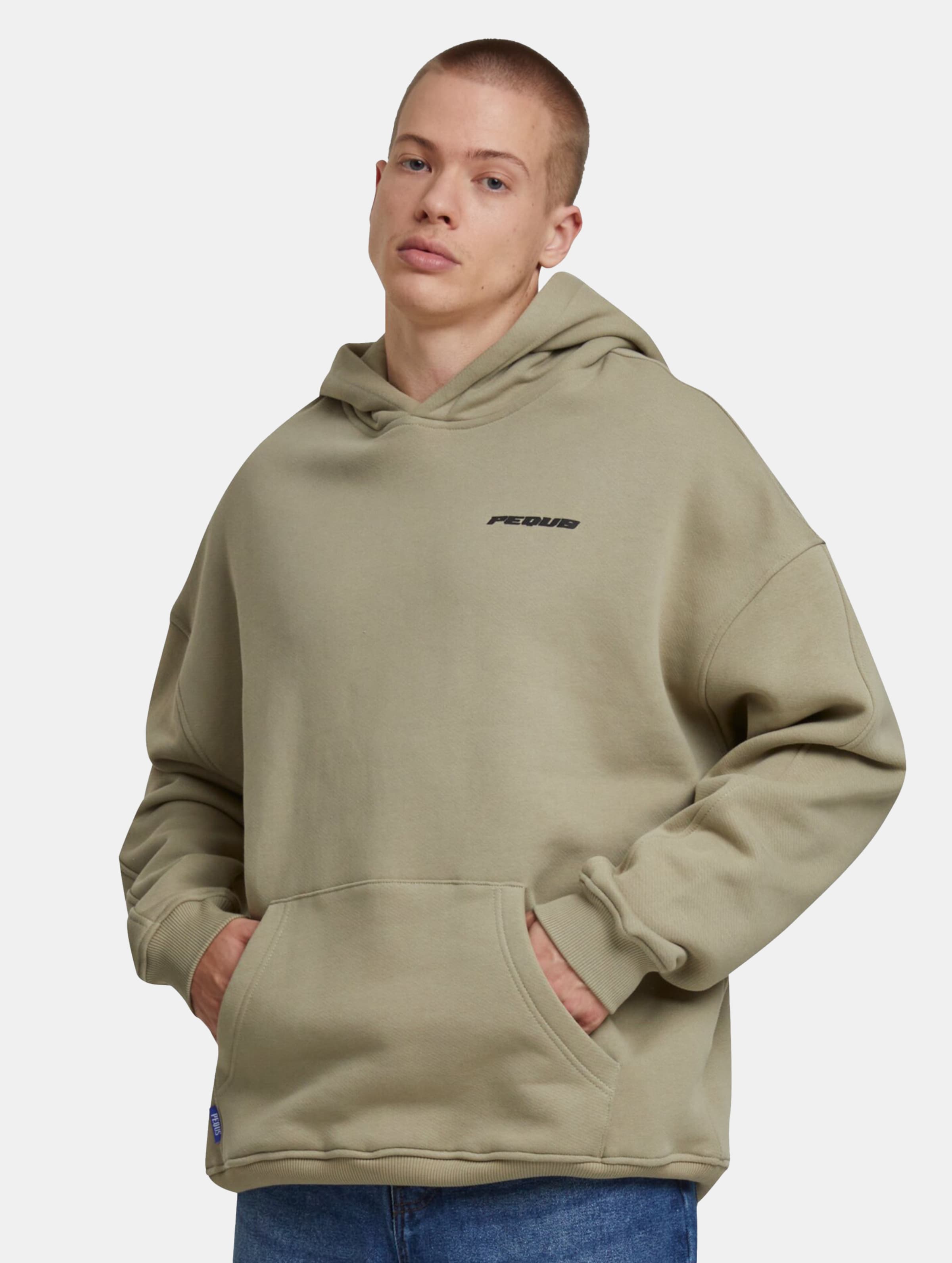 PEQUS Plágia Chest Logo Hoodie