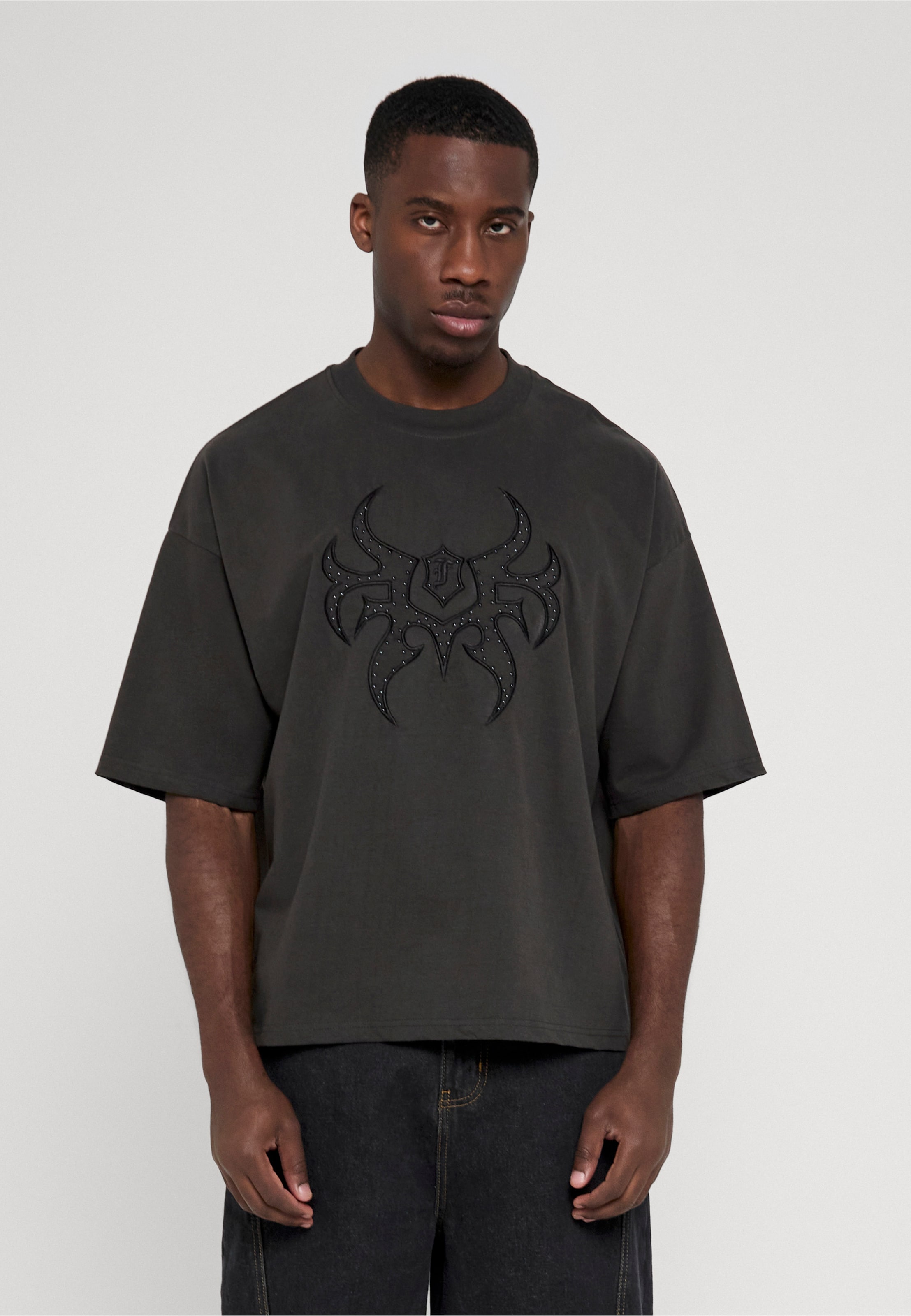 Favela Fv Rivets T-Shirt