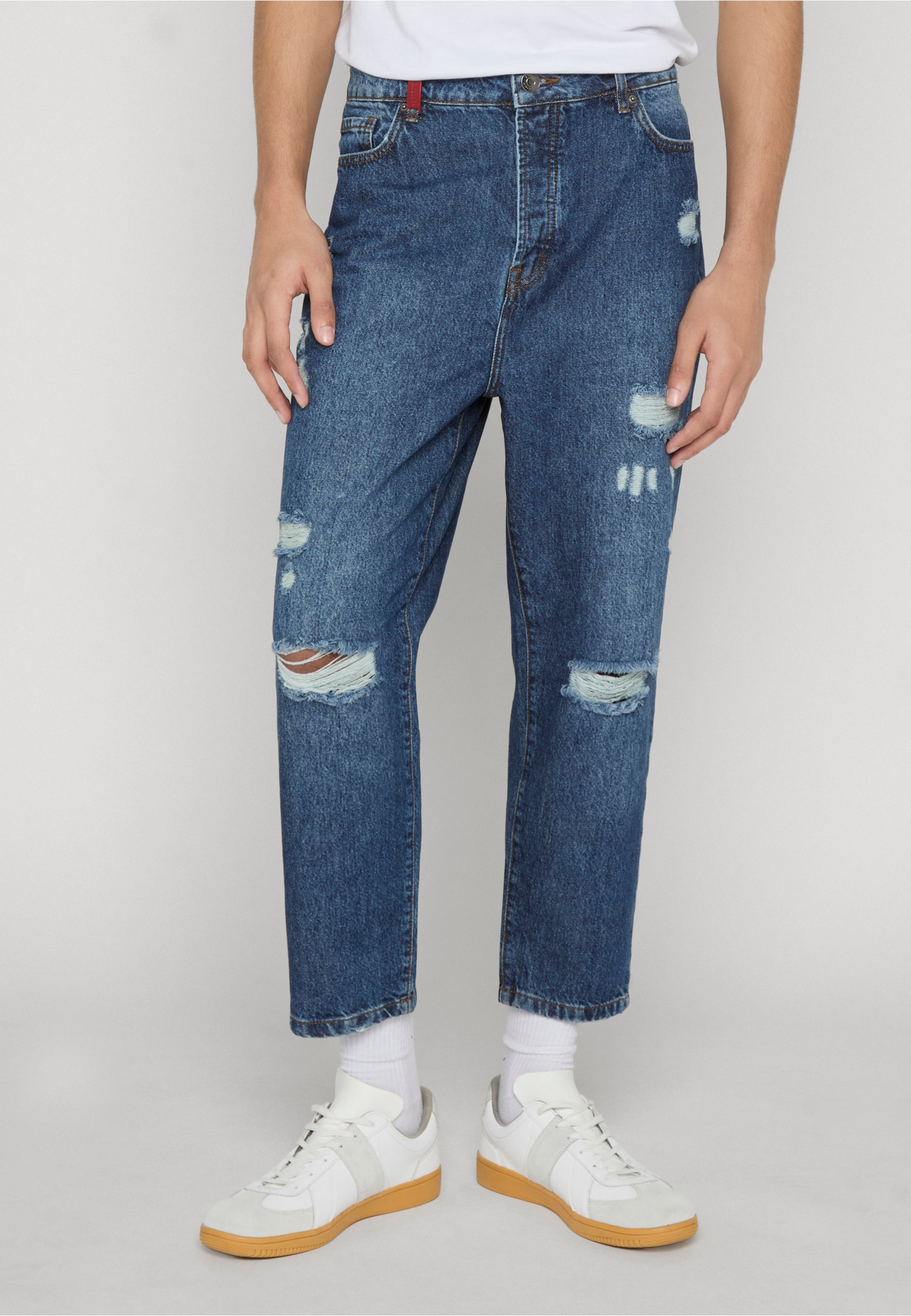 2Y Premium Destroyed Relaxed Denim