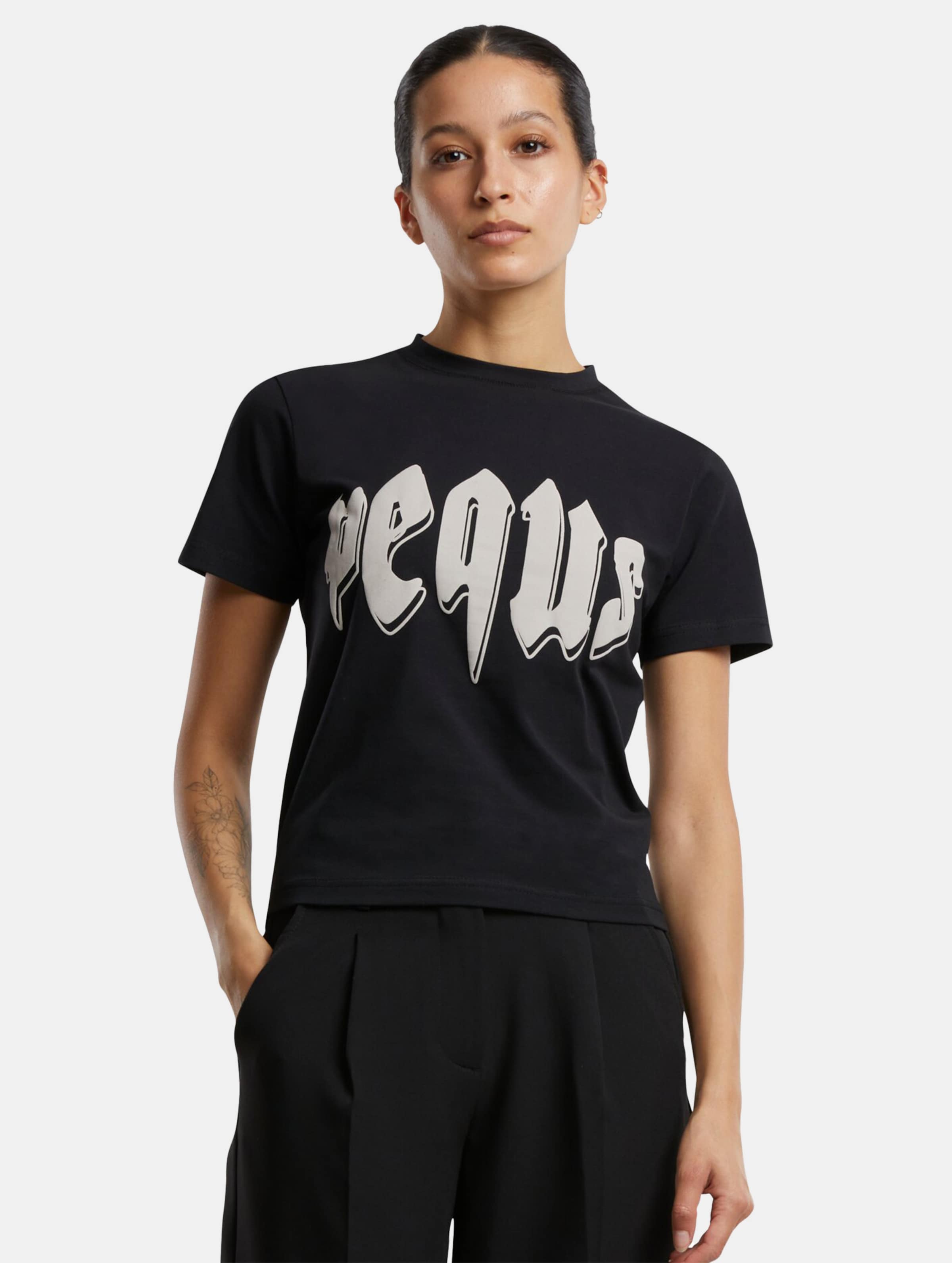 PEQUS Fitted Outlined Mythic Logo T-Shirt
