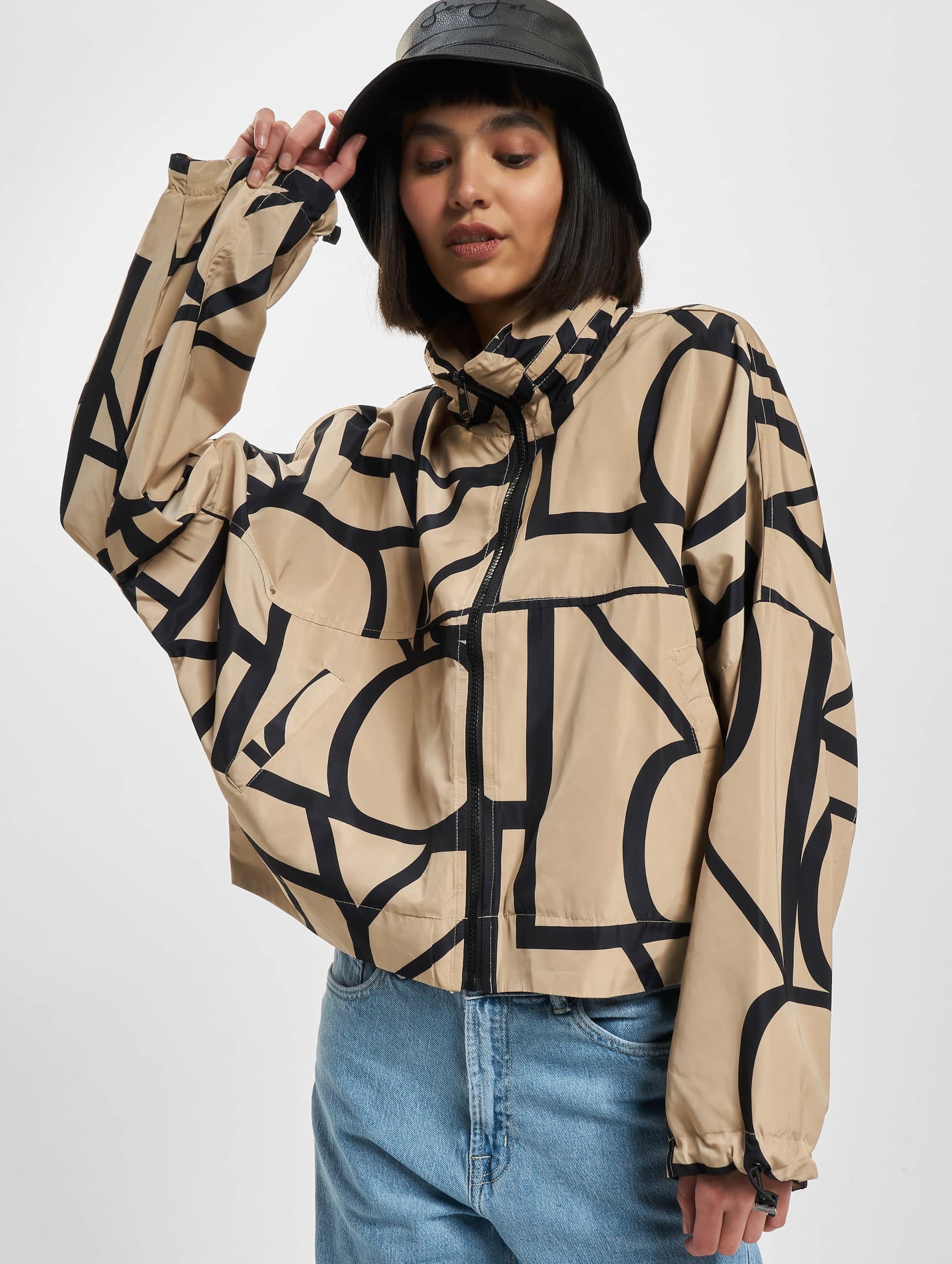 Only Betty Batsleeve Lightweight Jacket