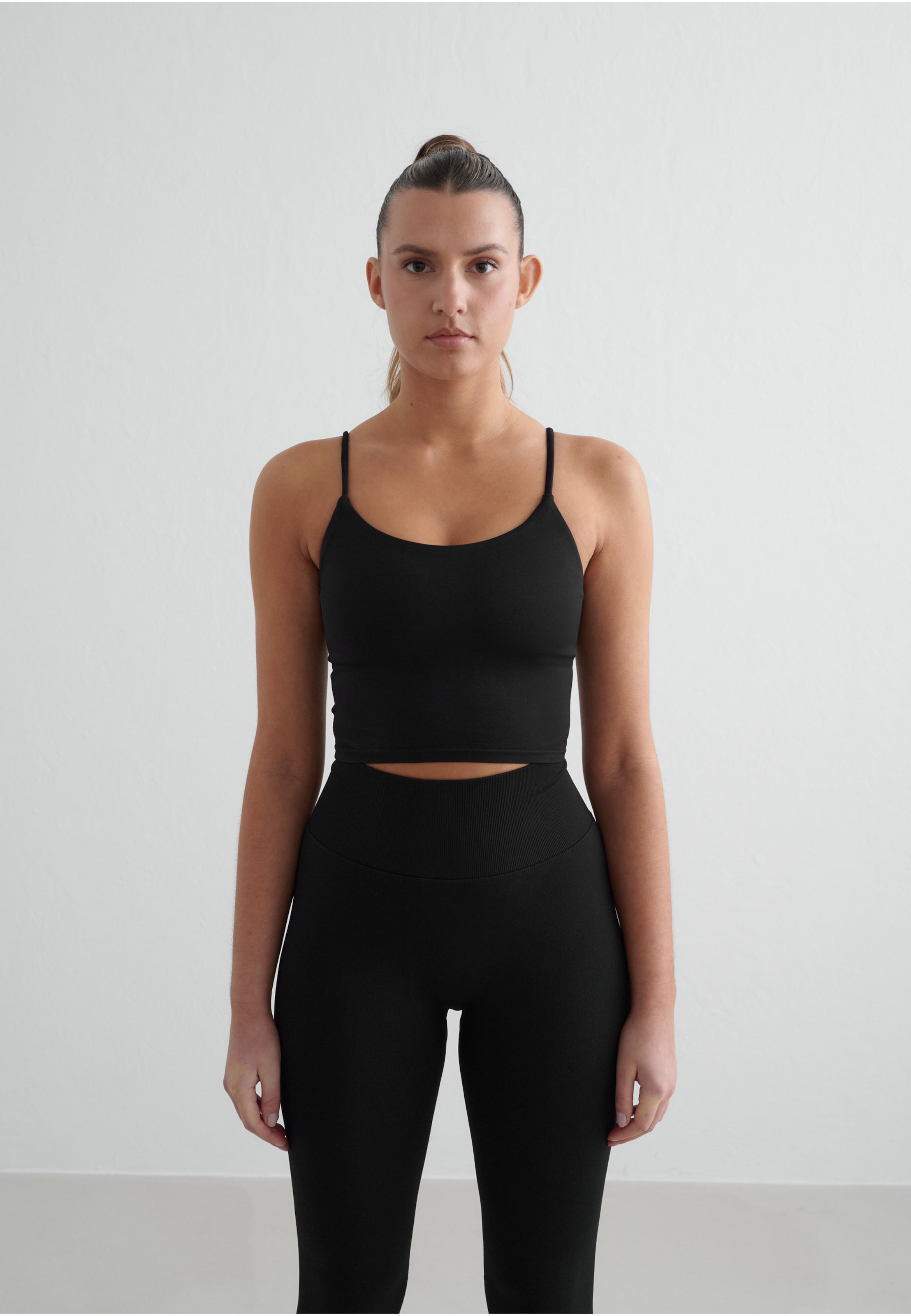 aimn Shape Seamless Strap Singlet