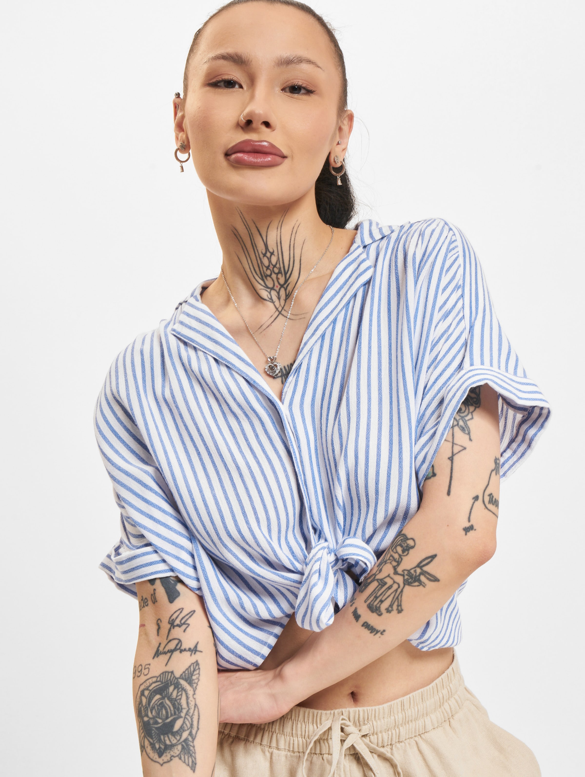 Only ONLPAULA LIFE S/S TIE SHIRT WVN NOOS