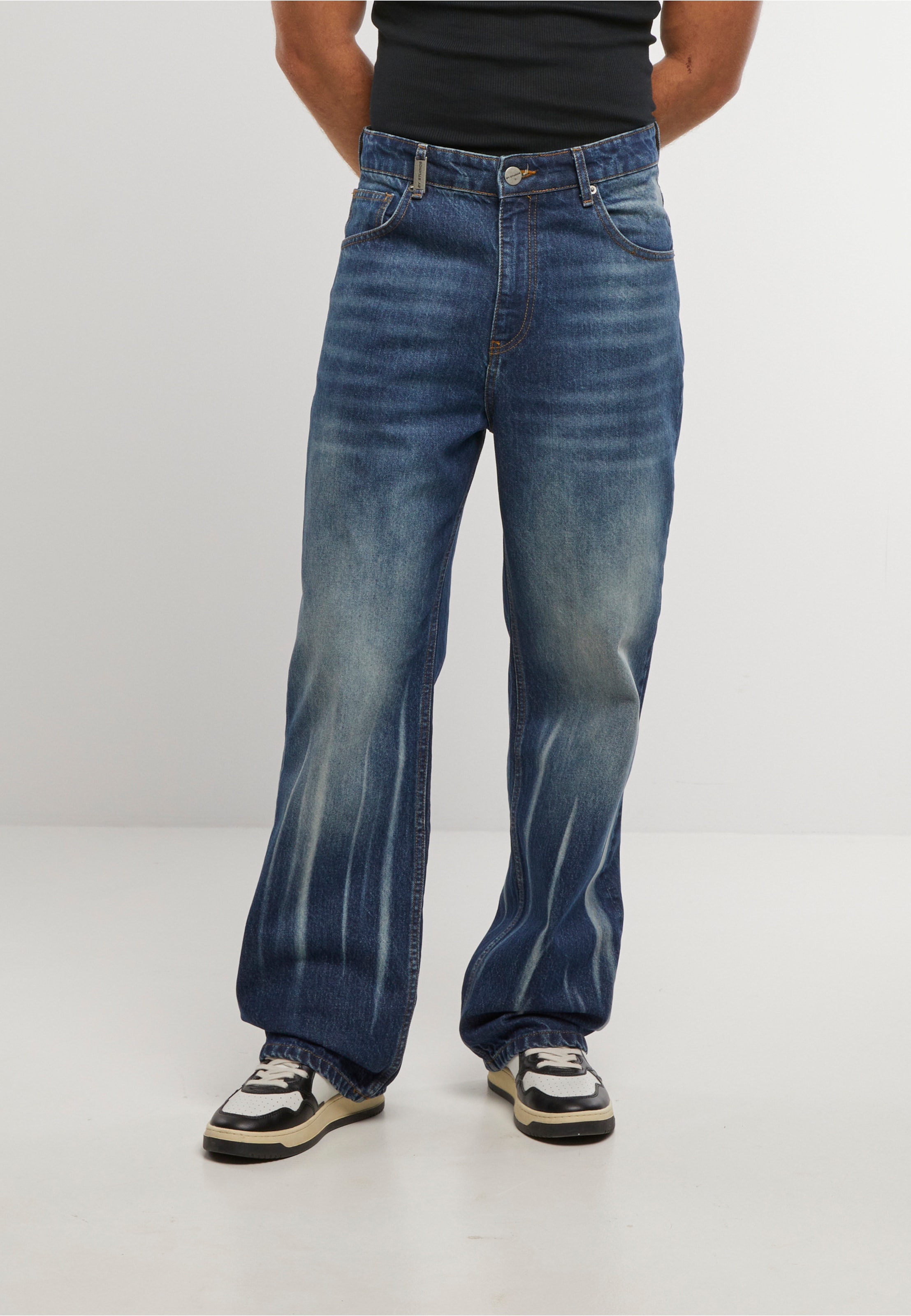 2Y Studios Avelan Baggy Jeans