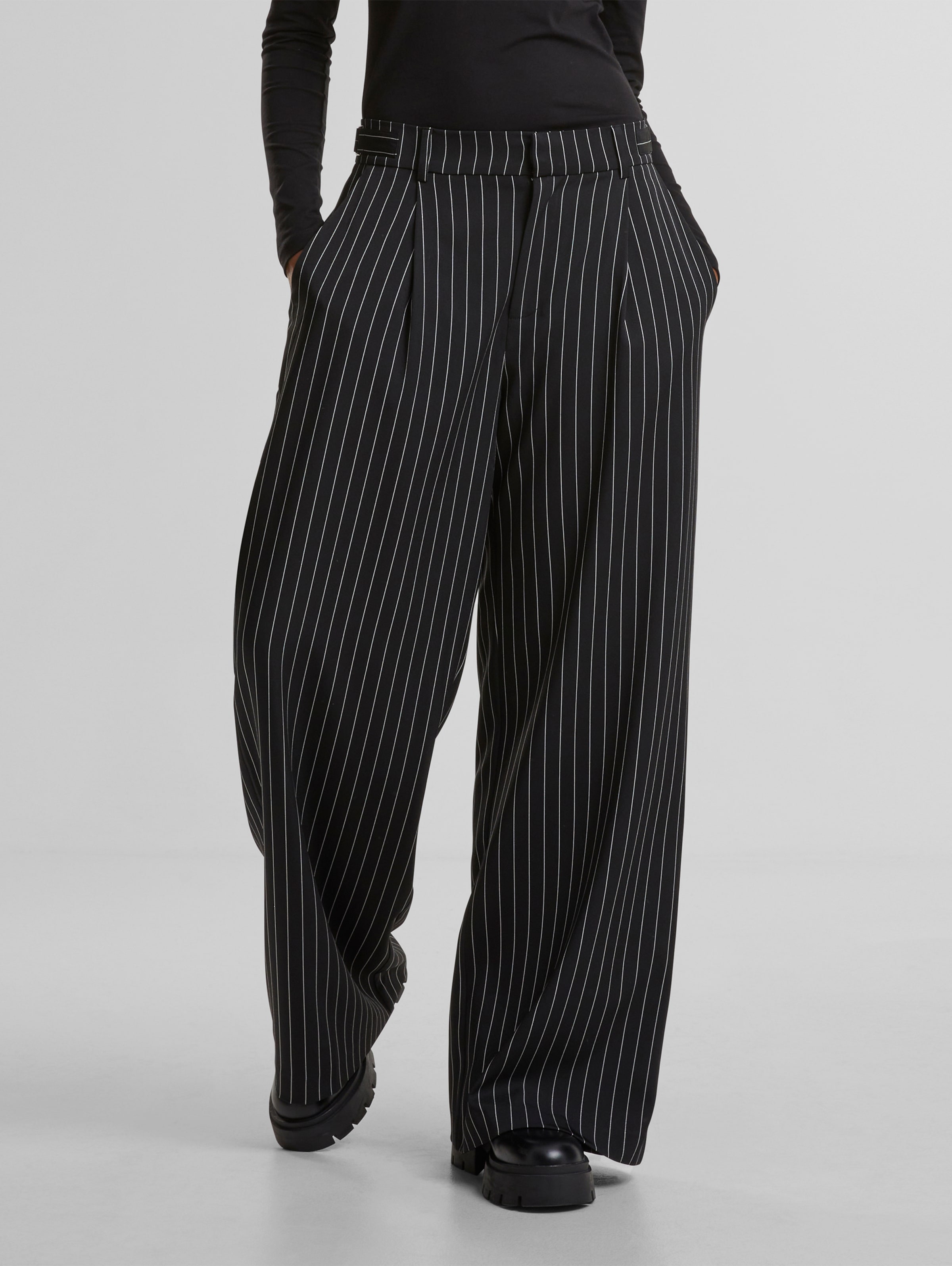 Urban Classics Ladies Pinstripe Wide Leg Stoffhosen