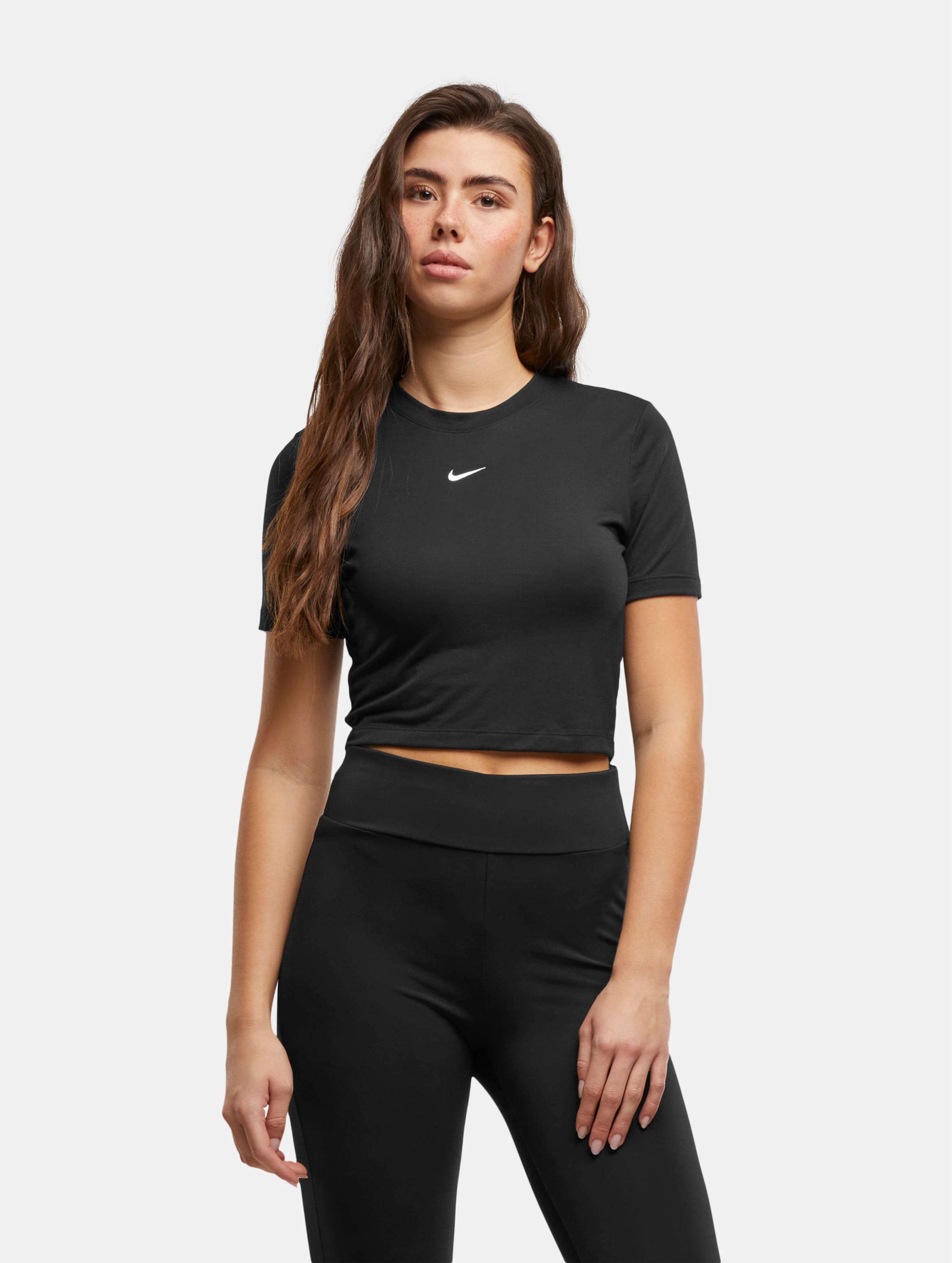 Nike Sportswear Essential T-Shirt