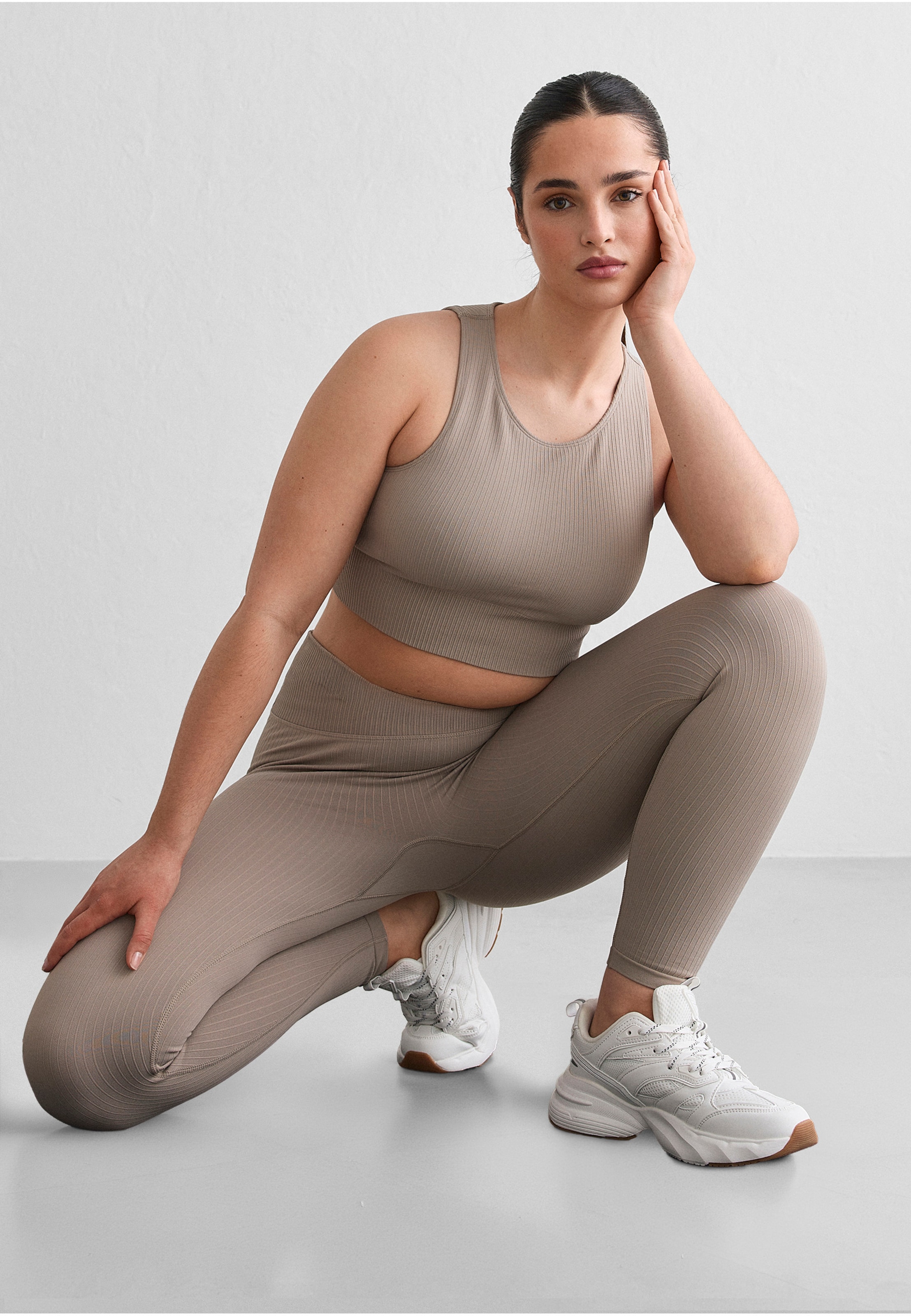 aimn Ribbed Seamless Crop Top