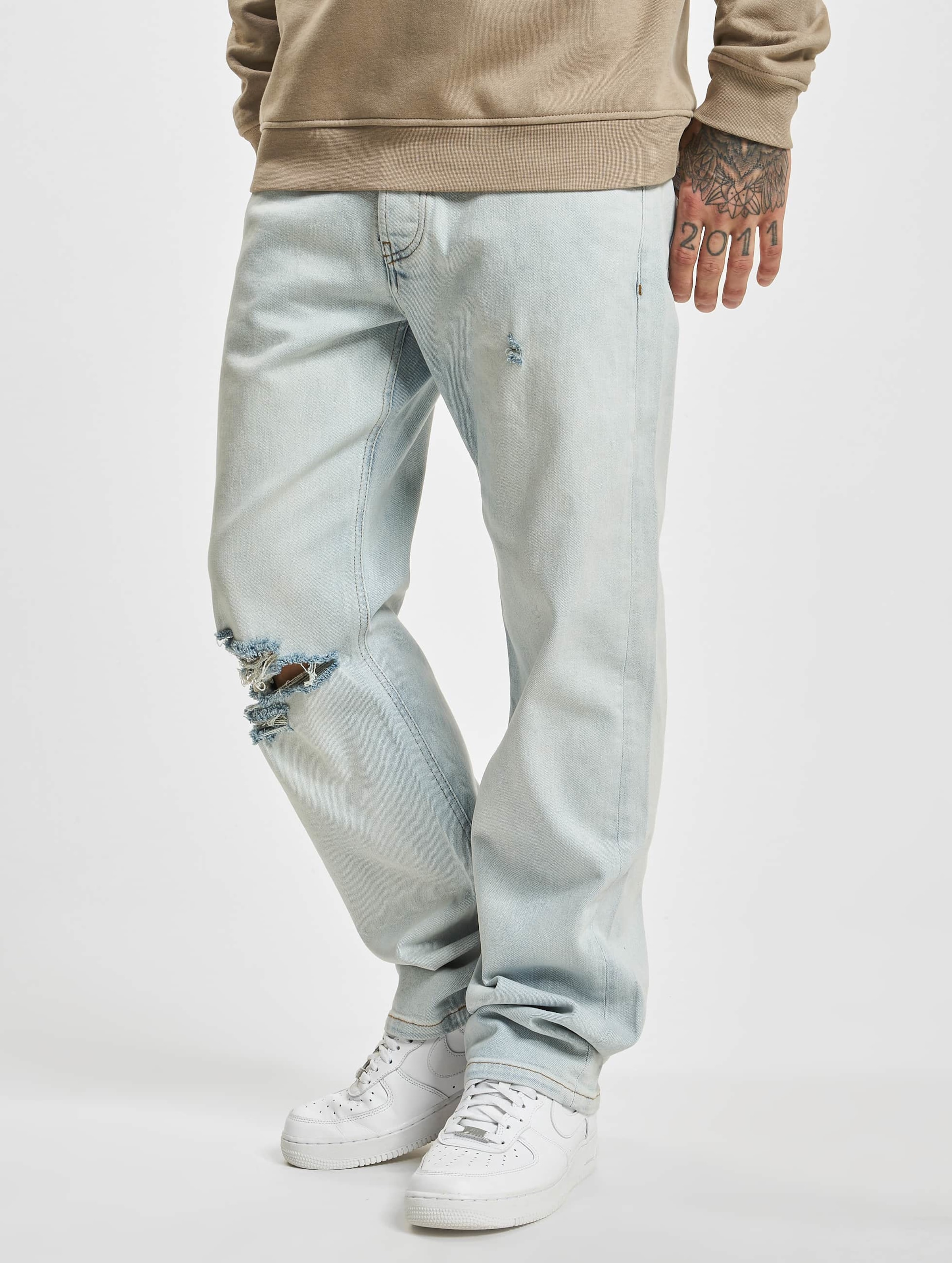 2Y Premium Destroyed Baggy Jeans