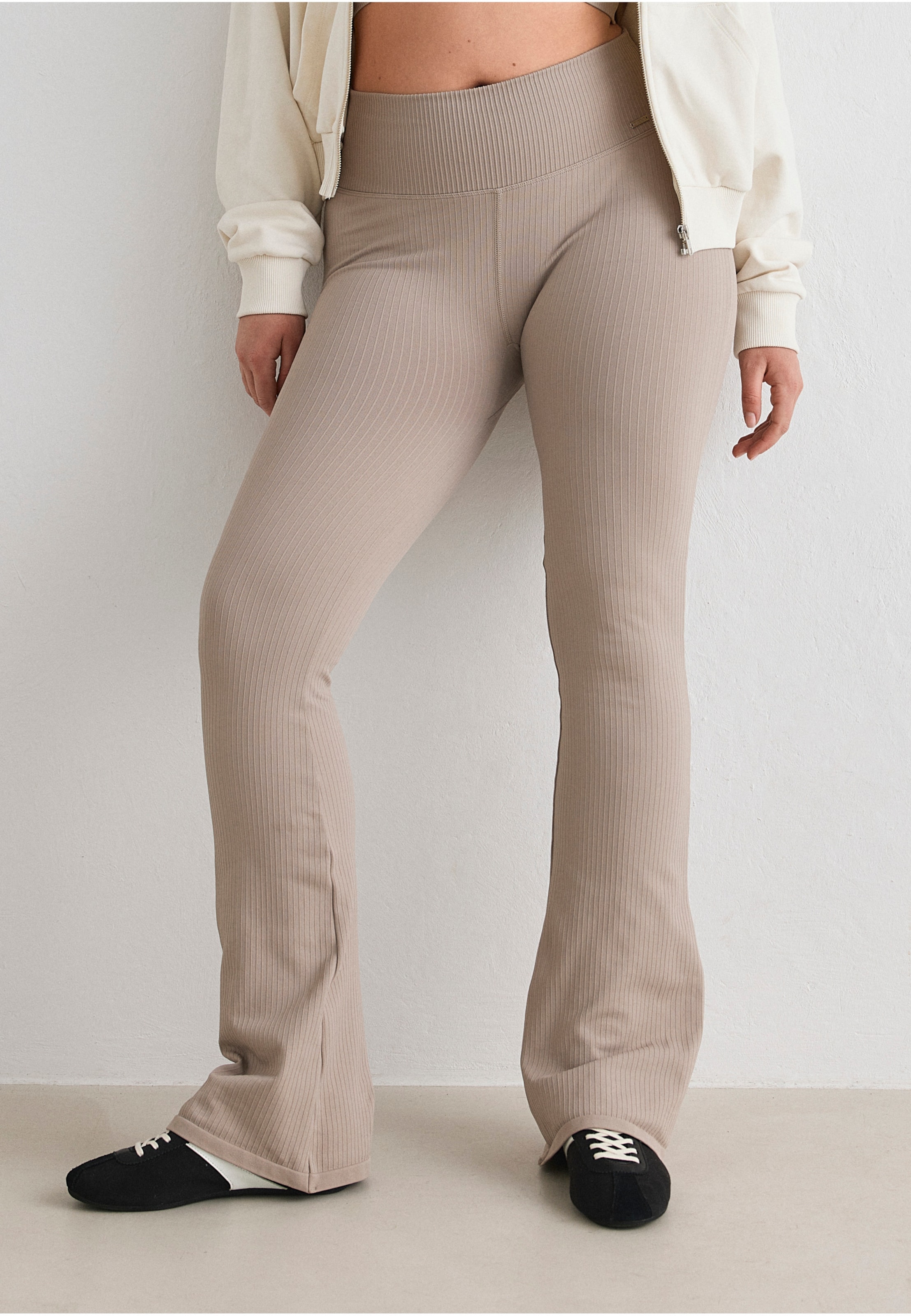 aimn Ribbed Seamless Flare Tights