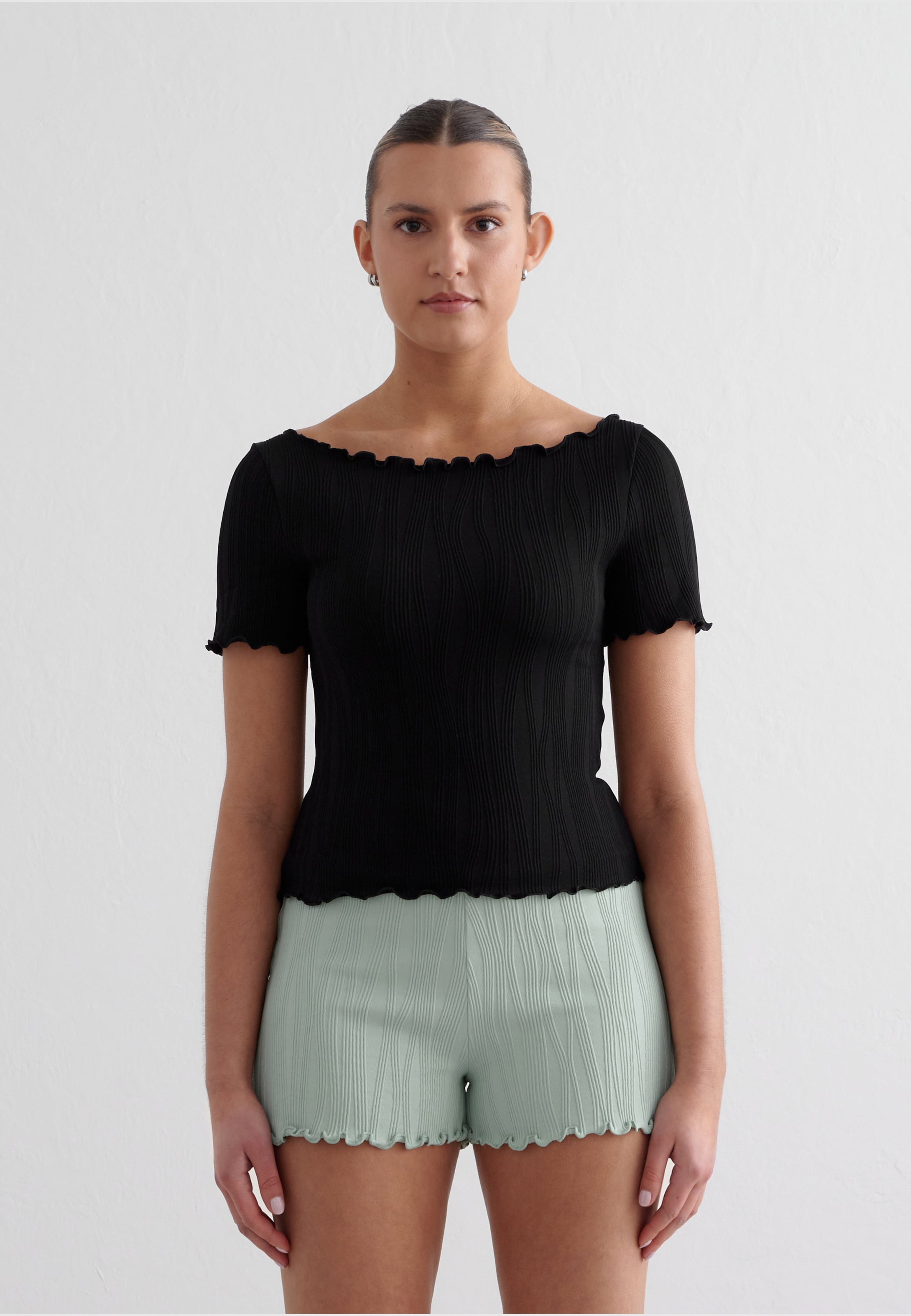 aimn Tulip Short Sleeve Top