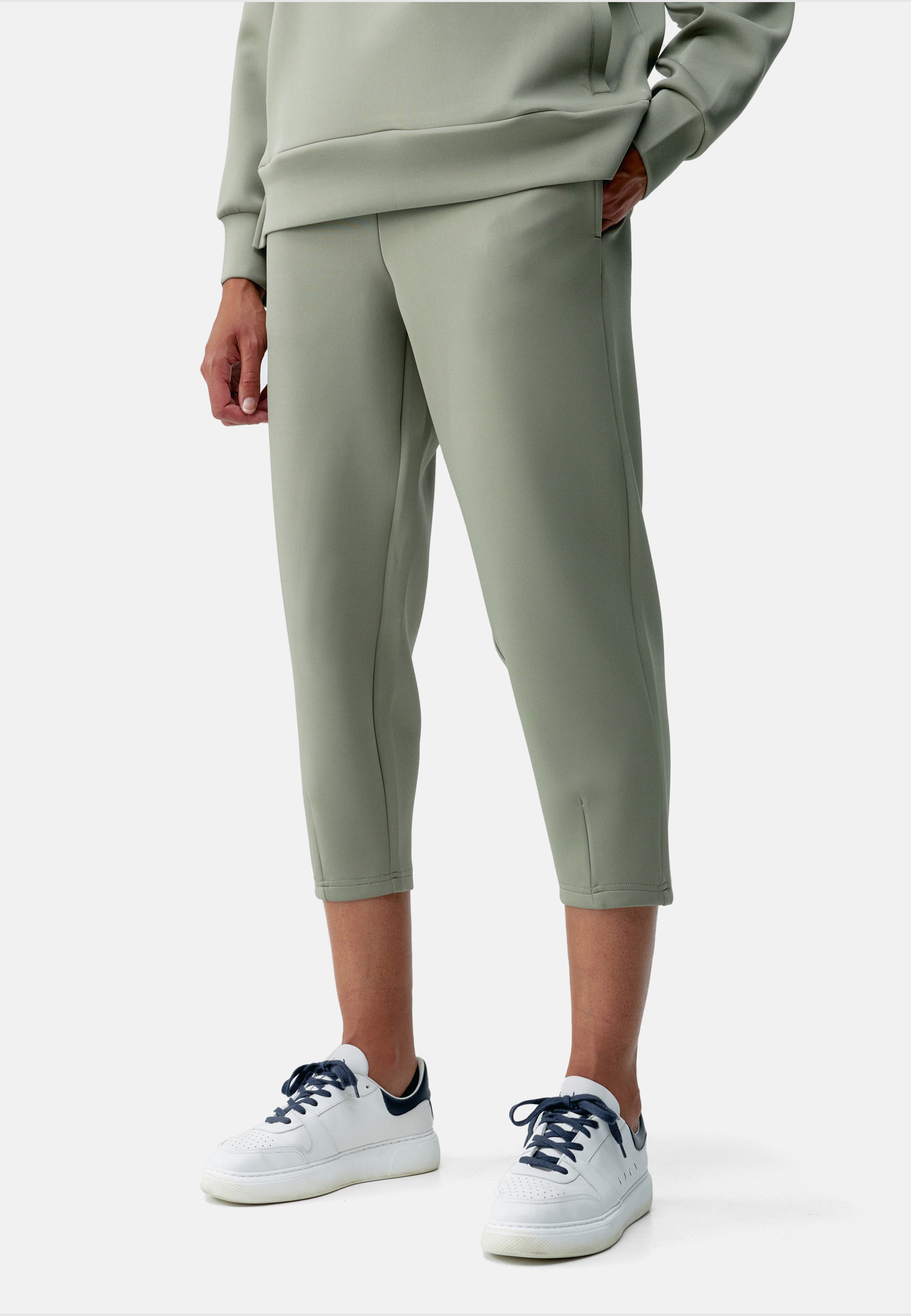 Born Jogger Isolde