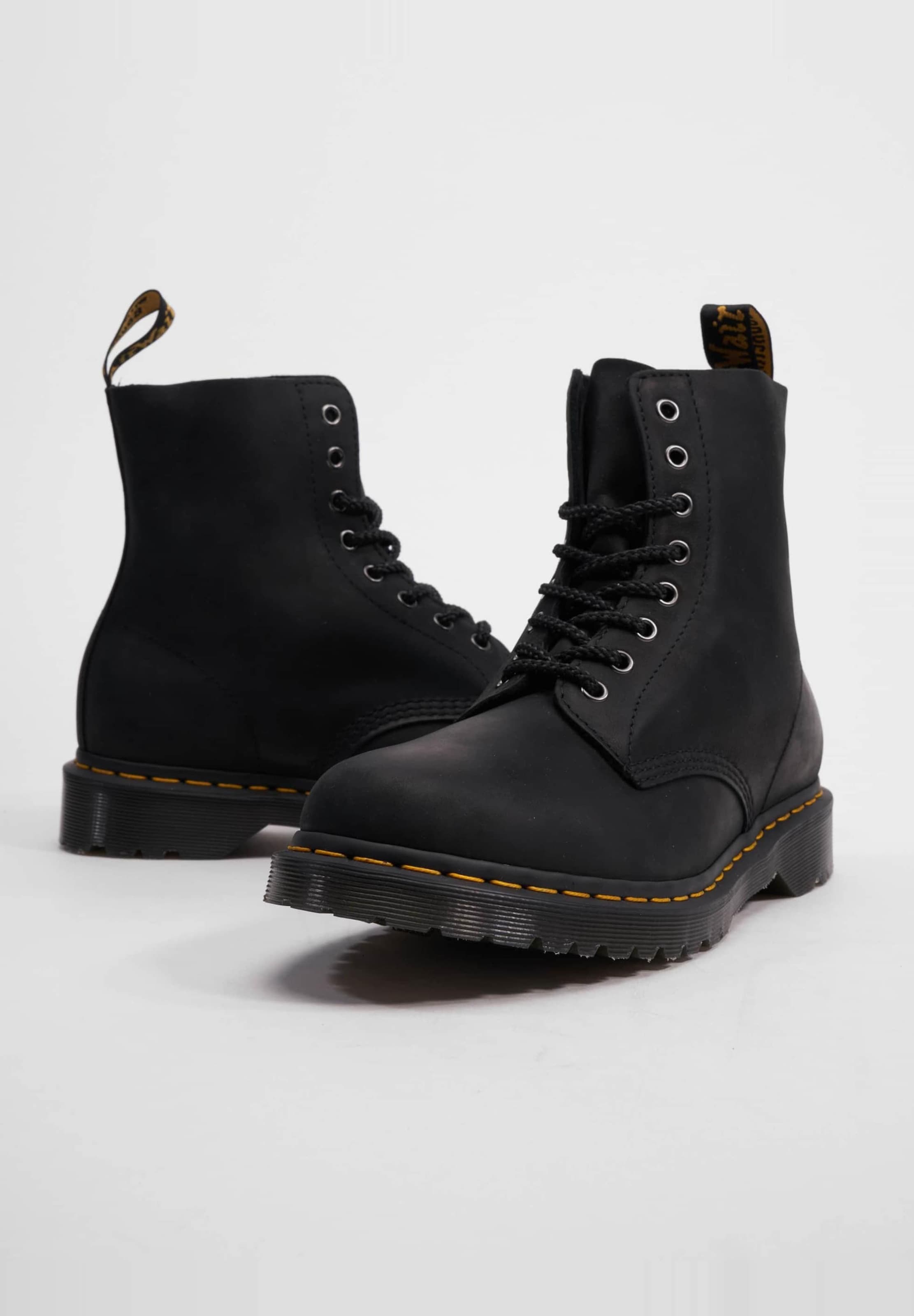 Dr. Martens 1460 Pascal Boots