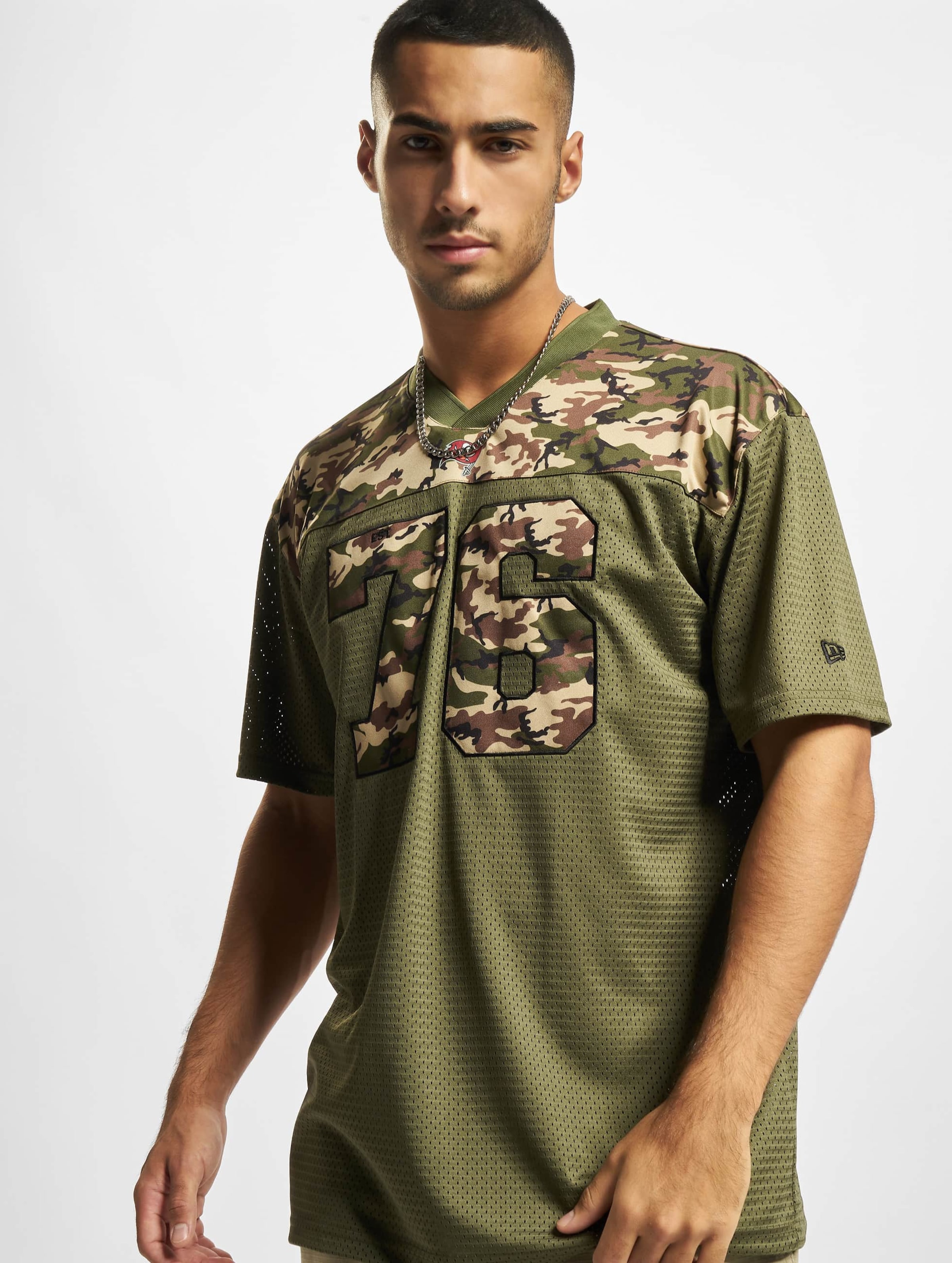 New Era NFL Tampa Bay Buccaneers Camo Infill Oversized Mesh T-Shirt