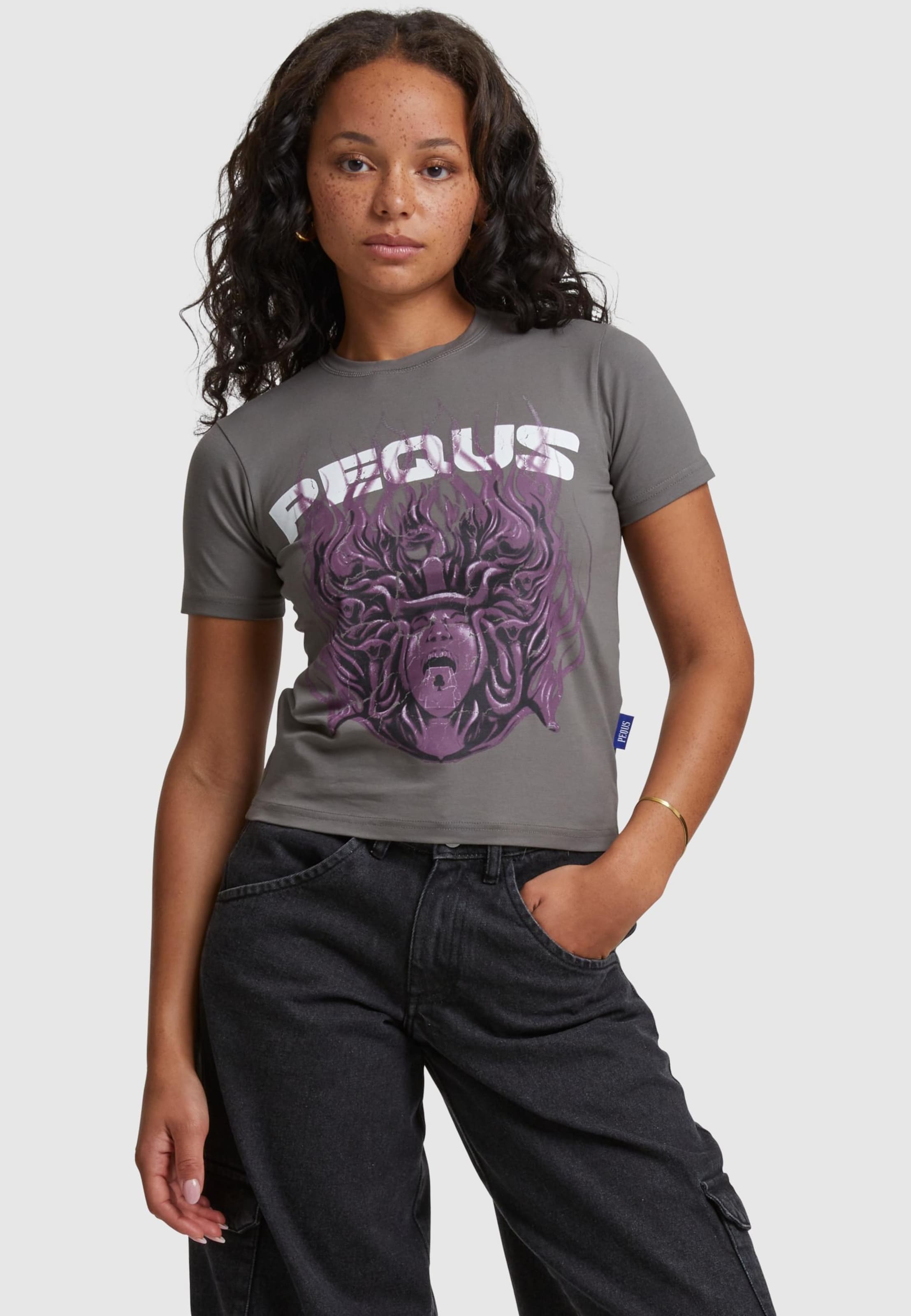 PEQUS Fitted Medusa Graphic T-shirt