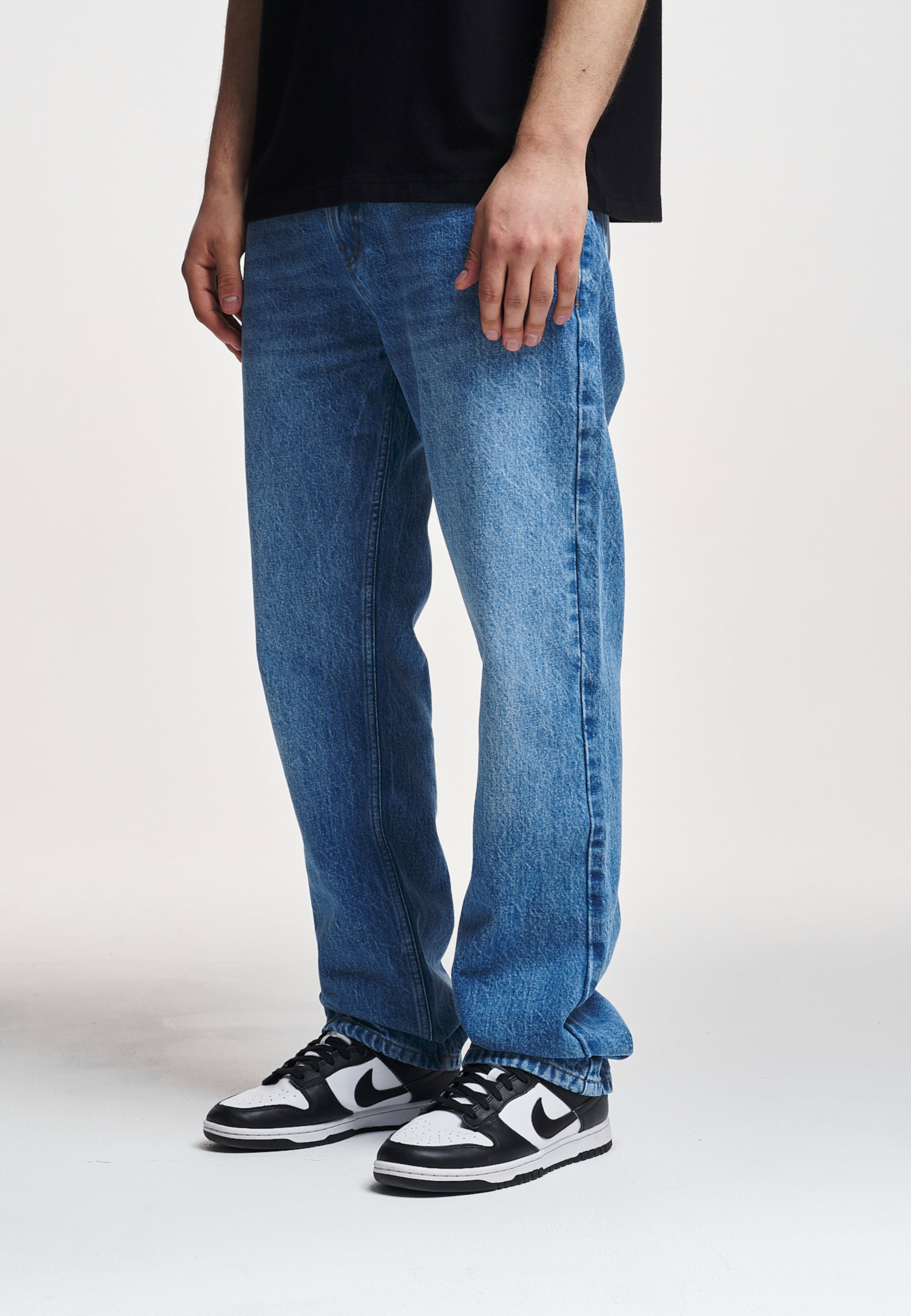 2Y Studios Gabrie Basic Straight Jeans