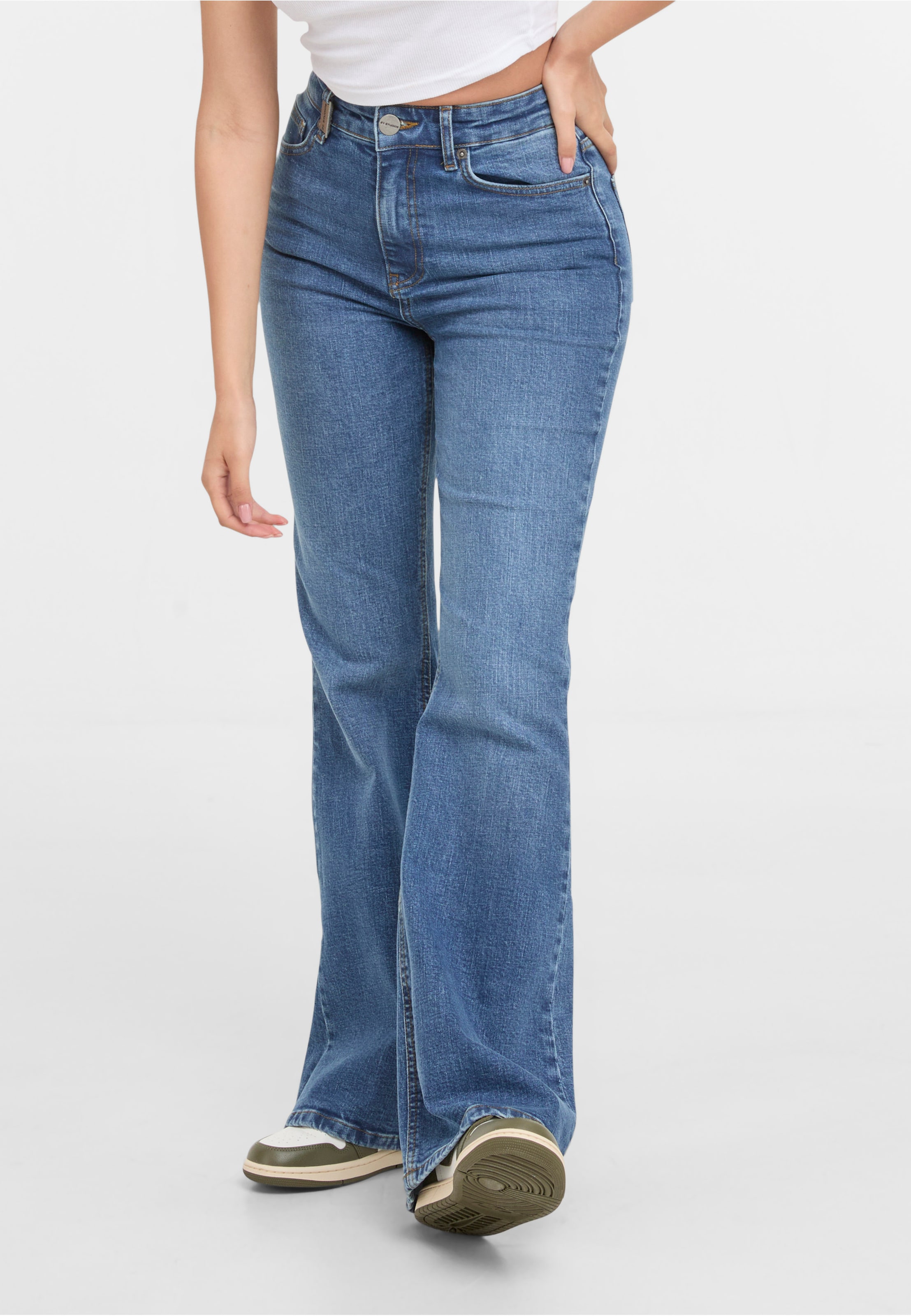 2Y Studios Viona Flared Jeans