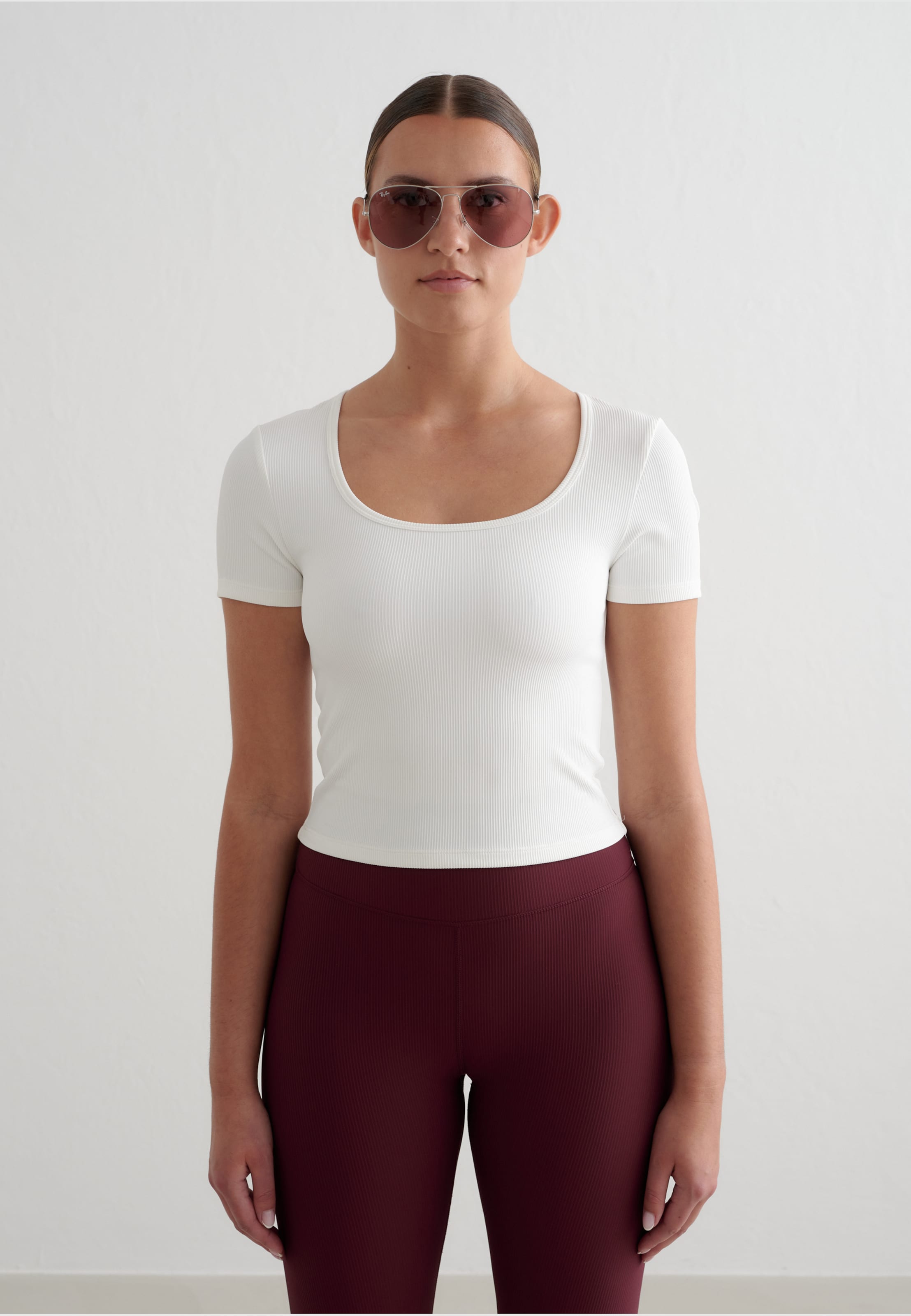 aimn White Ribbed Performance Short Sleeve