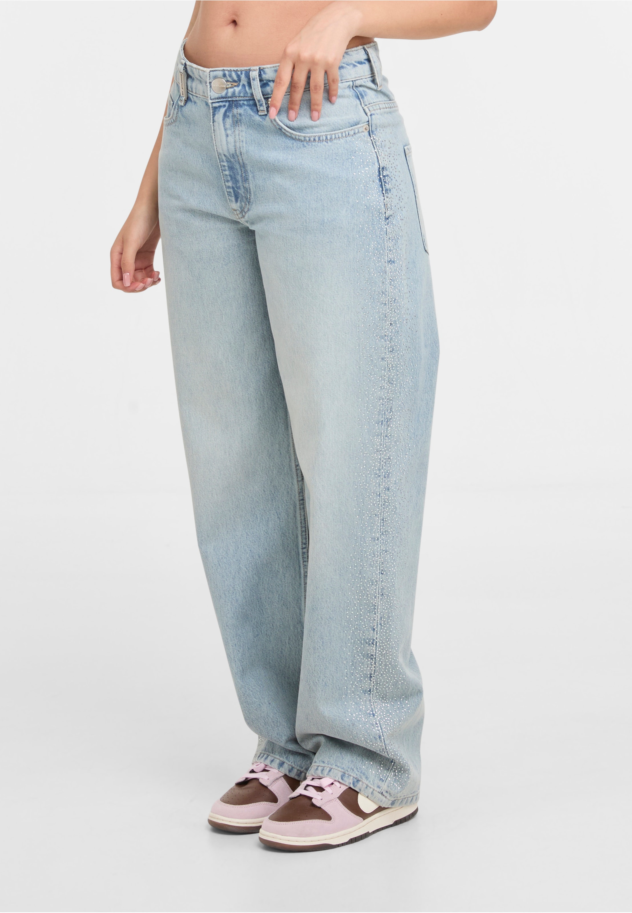 2Y Studios Melora Baggy Jeans