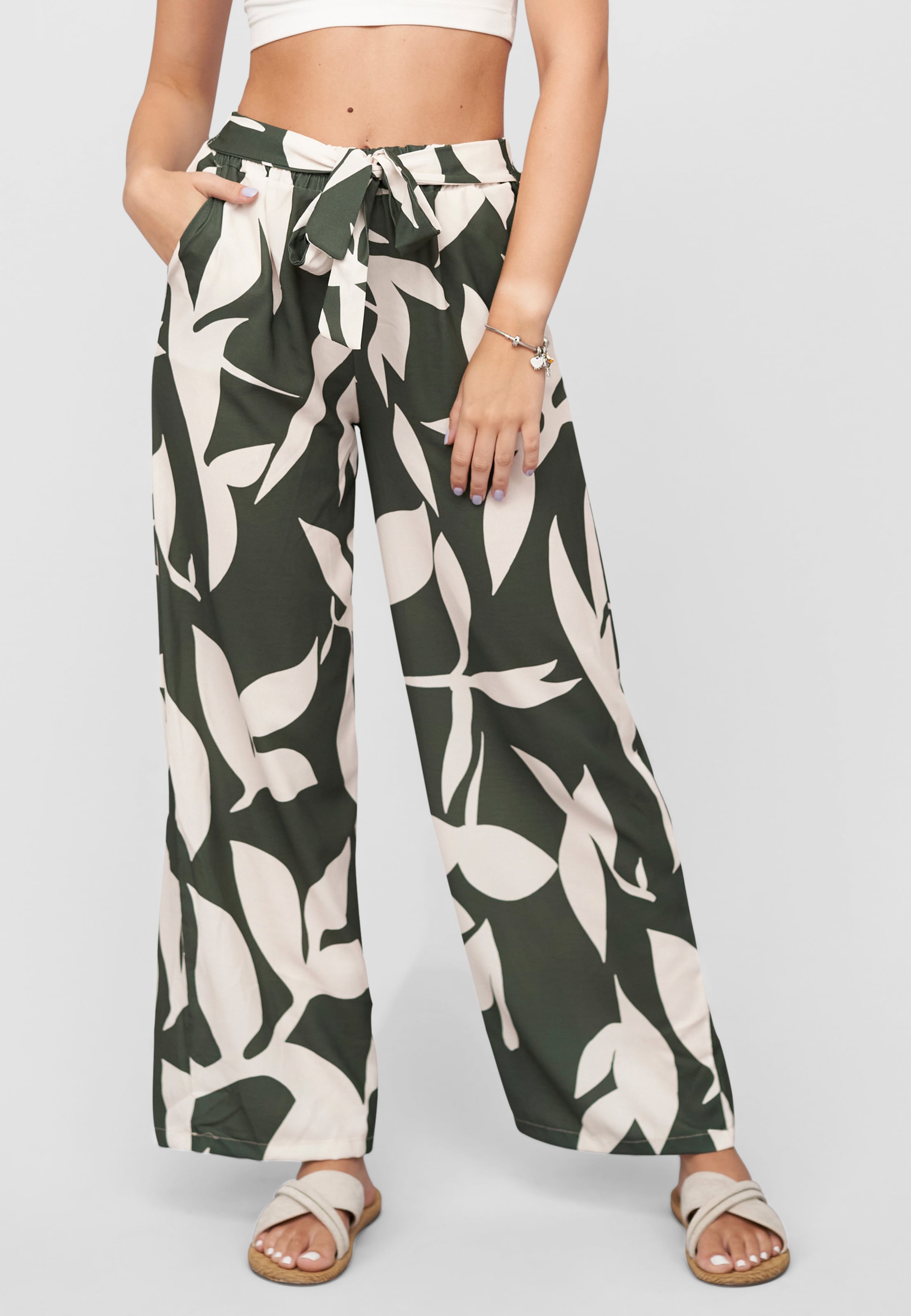Cloud5ive Pants with floral aop and tie belt